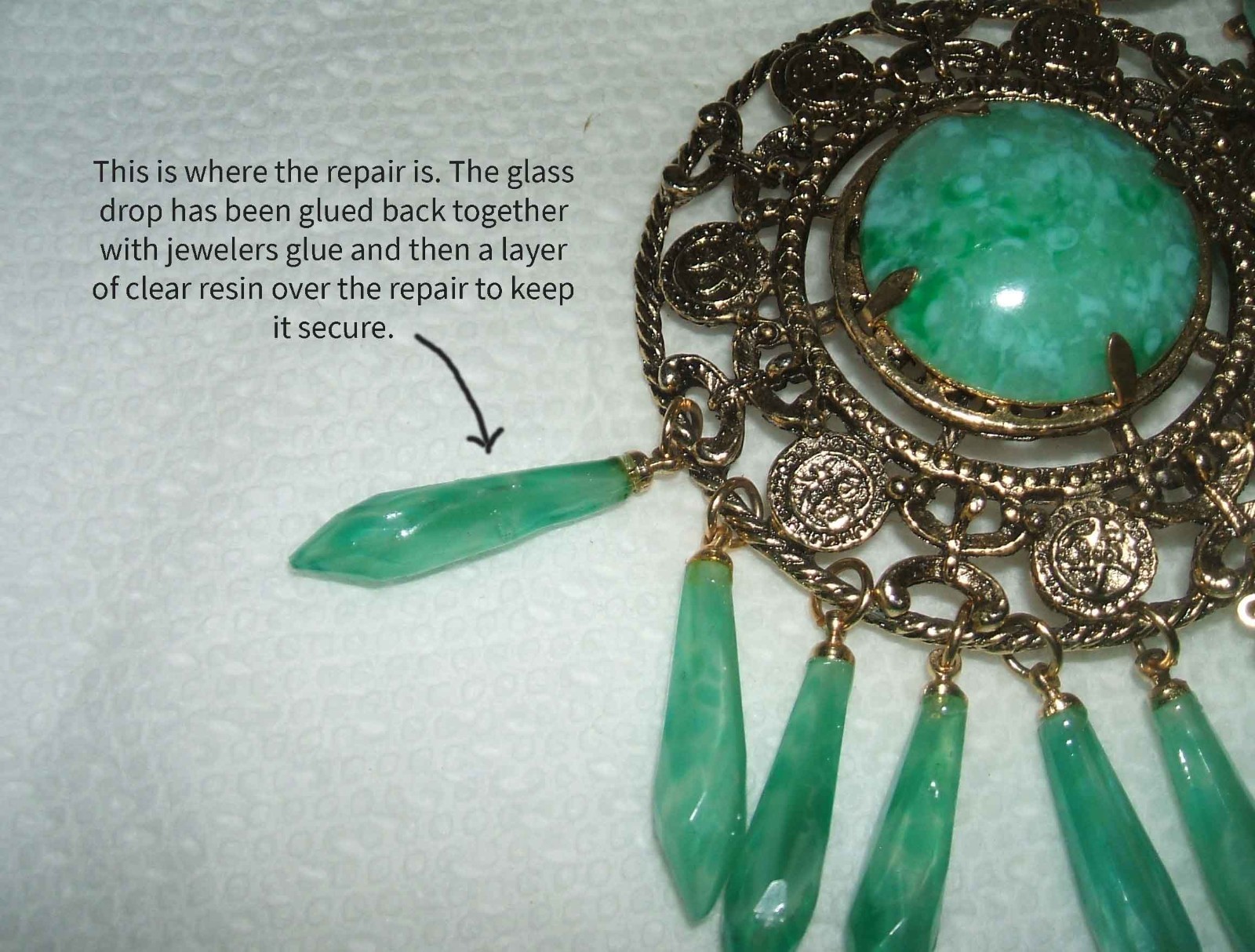 Vintage GOLDETTE GREEN PEKING GLASS ASIAN Influence NECKLACE Please READ Pics