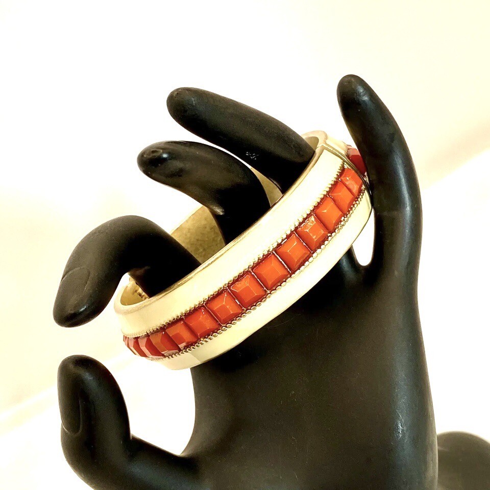 Vtg Gold Tone Hinged Cream Enamel Orange Resin Minimalist Bracelet Bangle Rare B