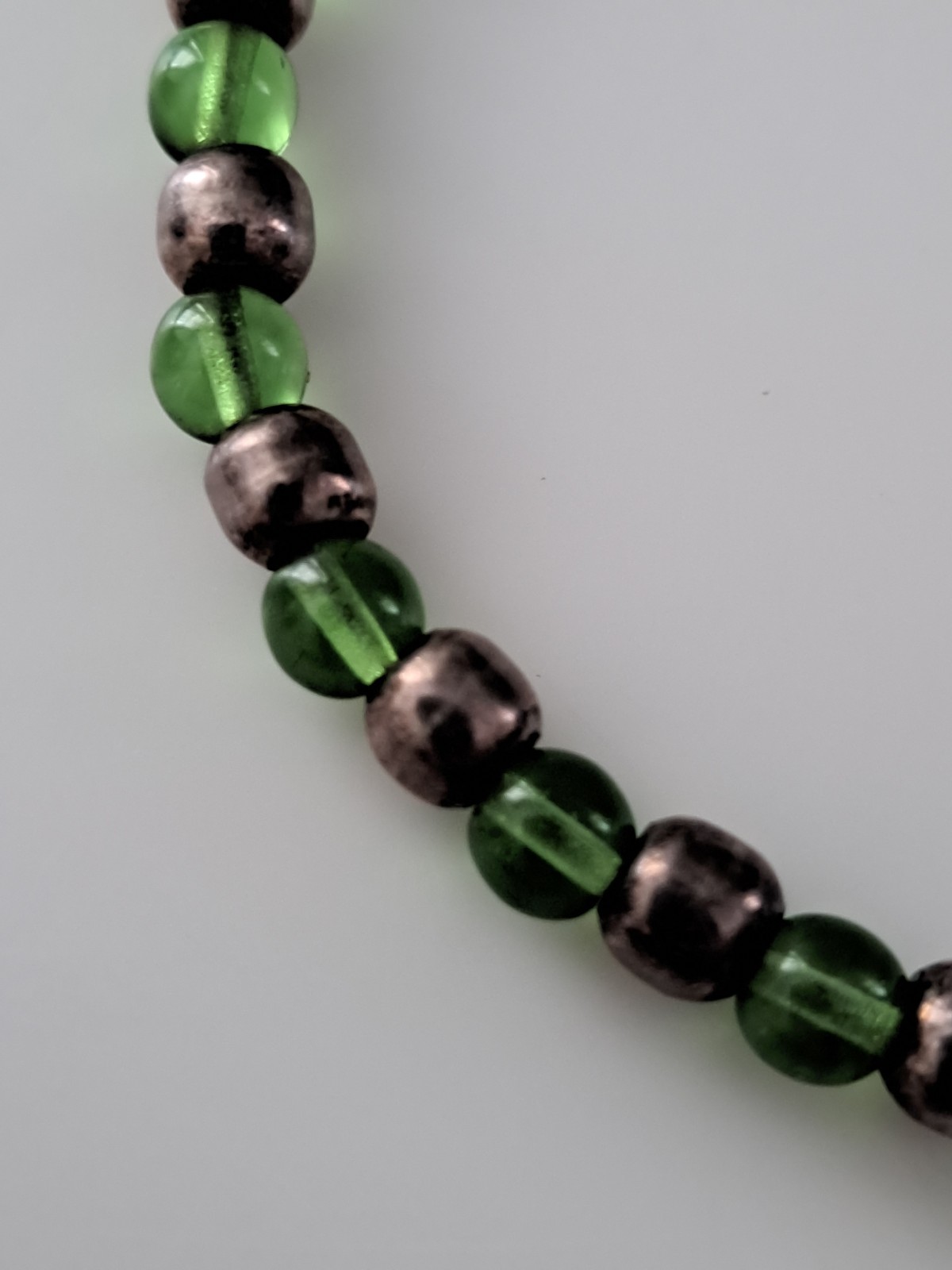 Vintage Mexico 925 Sterling Necklace Green Stone Pendant Glass Beads 16″ Toggle