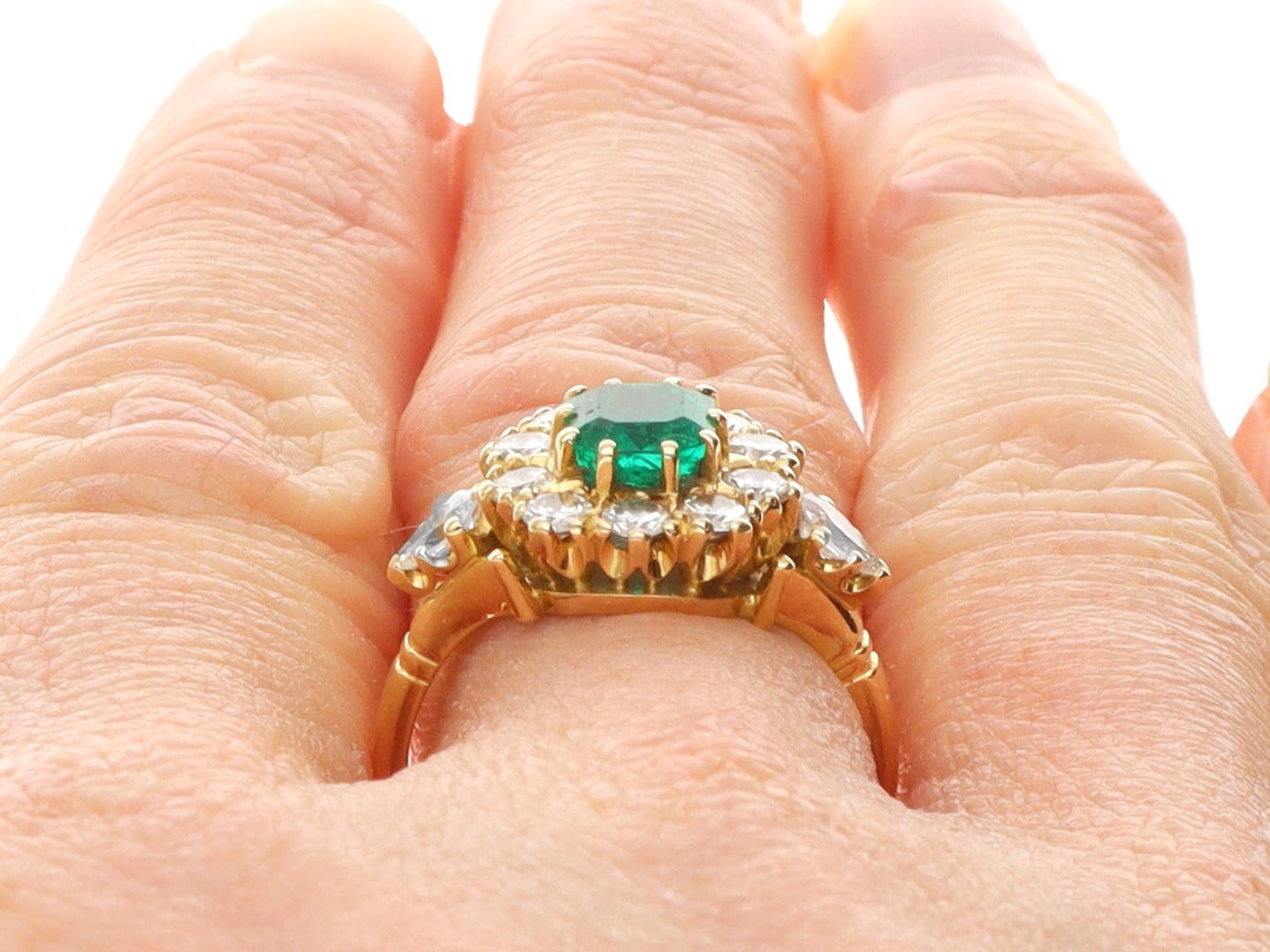 Vintage 0.93Ct Emerald and 0.90Ct Diamond 18k Yellow Gold Cluster Ring (1989)