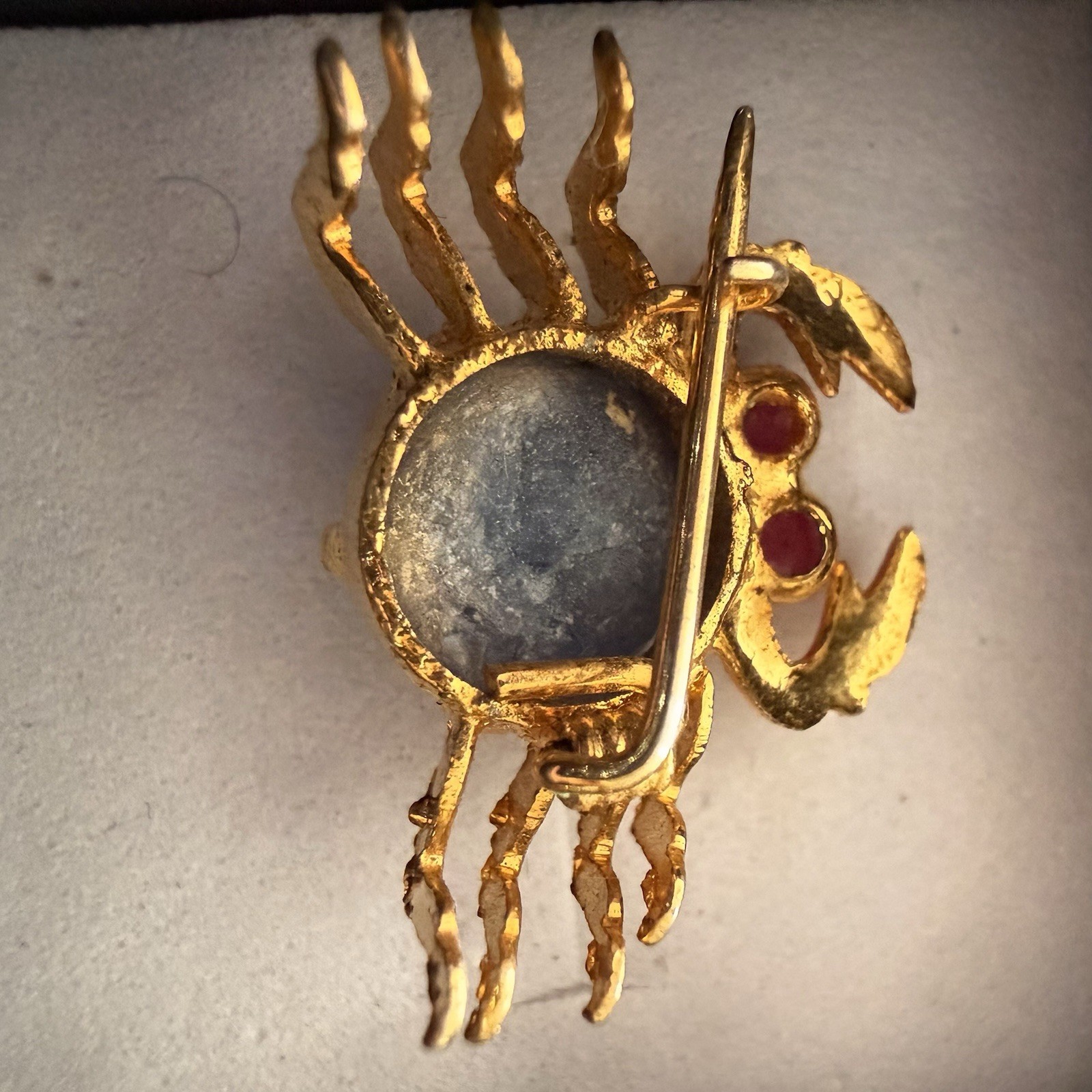 Vintage Jelly Belly Gold Plated Star Sapphire Ruby Eyes Crab C Clasp Pin Brooch