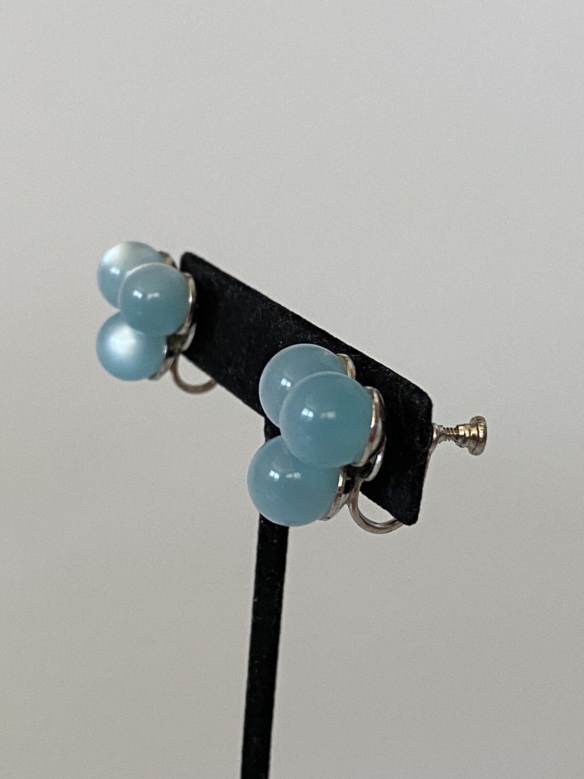 Vintage Light Blue Screw Backs Earrings Lucite Not Pierced Silver Tone