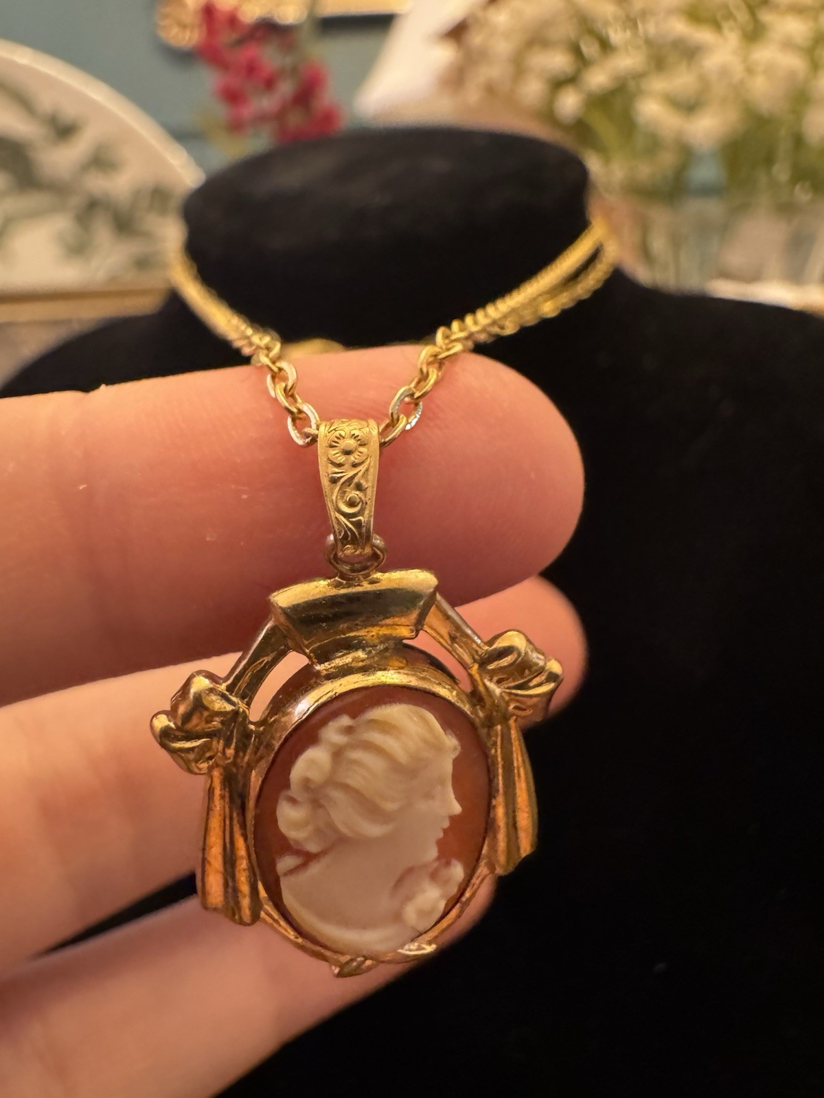 Vintage Carved Shell Cameo Pendant–Gold Filled Setting (1930s–1950s)