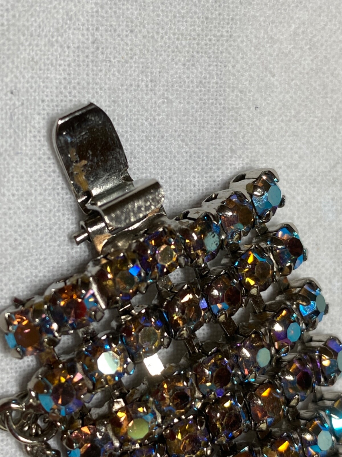 Vintage 7″ x 1″ blue ab possibly Juliana? safety chain missing two sm stones