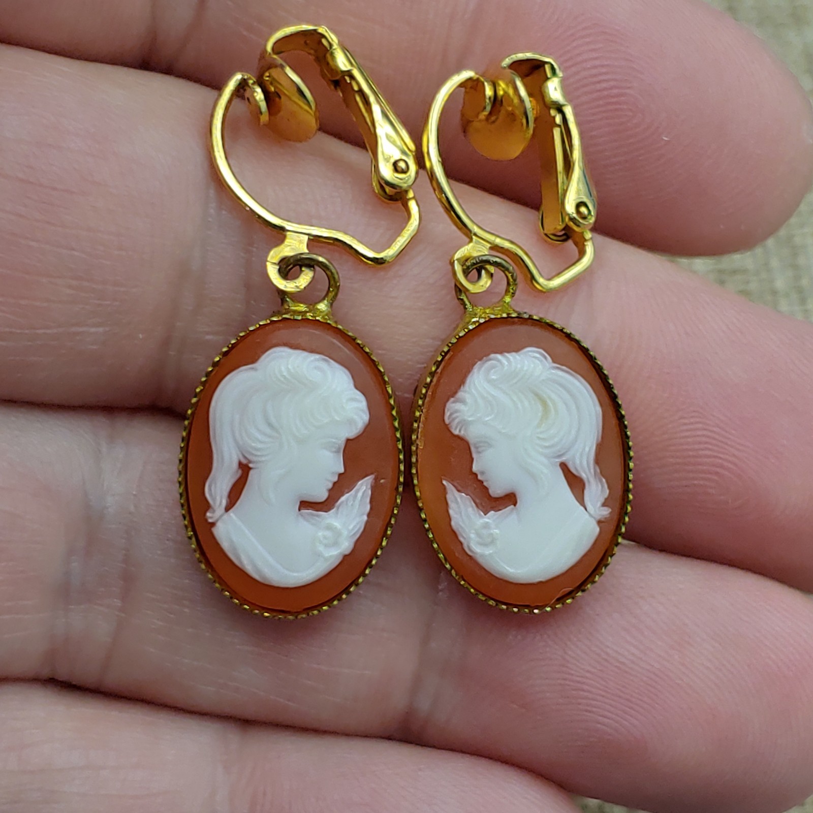 Vintage Earrings Cameo Gold tone Clip-on Non Magnetic Metal Not Tested