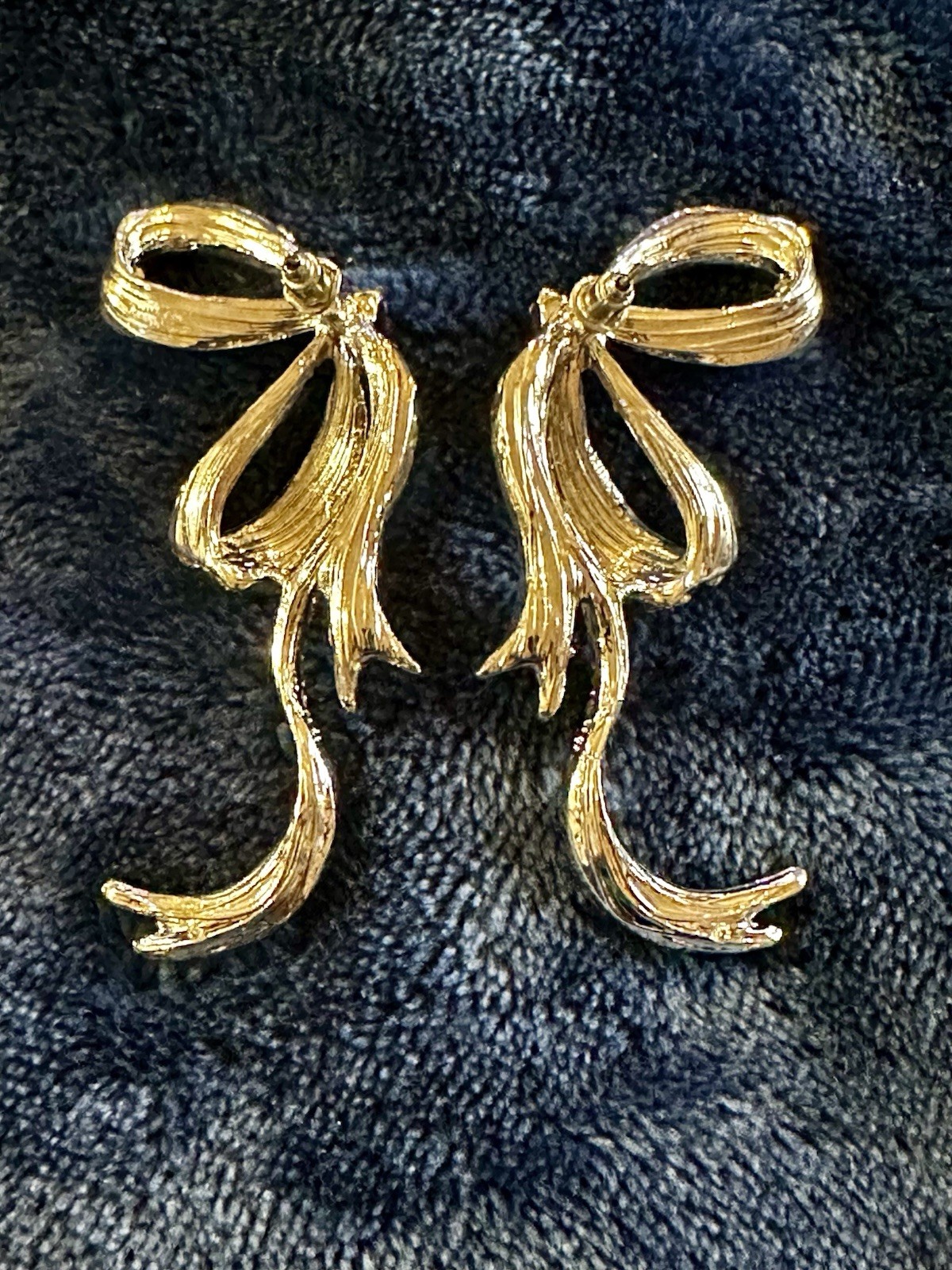 Unique Rhinestone Ribbon Silver Swirl Earrings