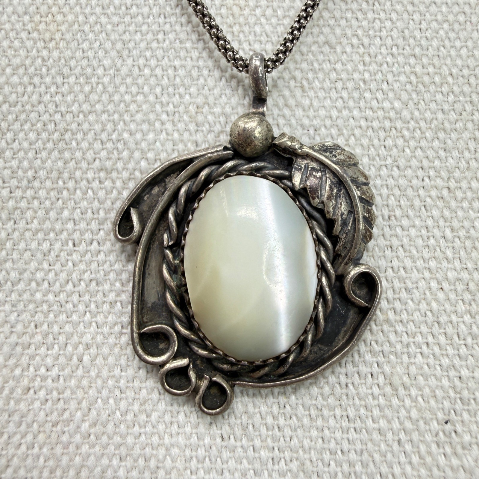 Vintage Sterling Silver Mother of Pearl Pendant Necklace Popcorn Chain