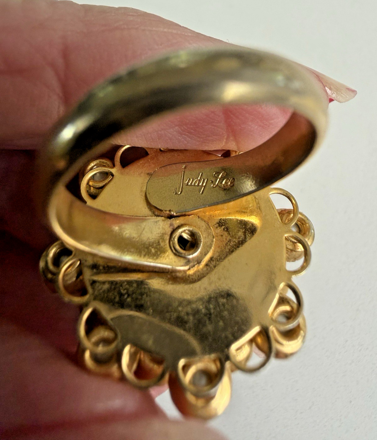 VTG Signed Judy Lee Faux Pearl Dome Cluster Cocktail Ring Adjustable Gold-Tone
