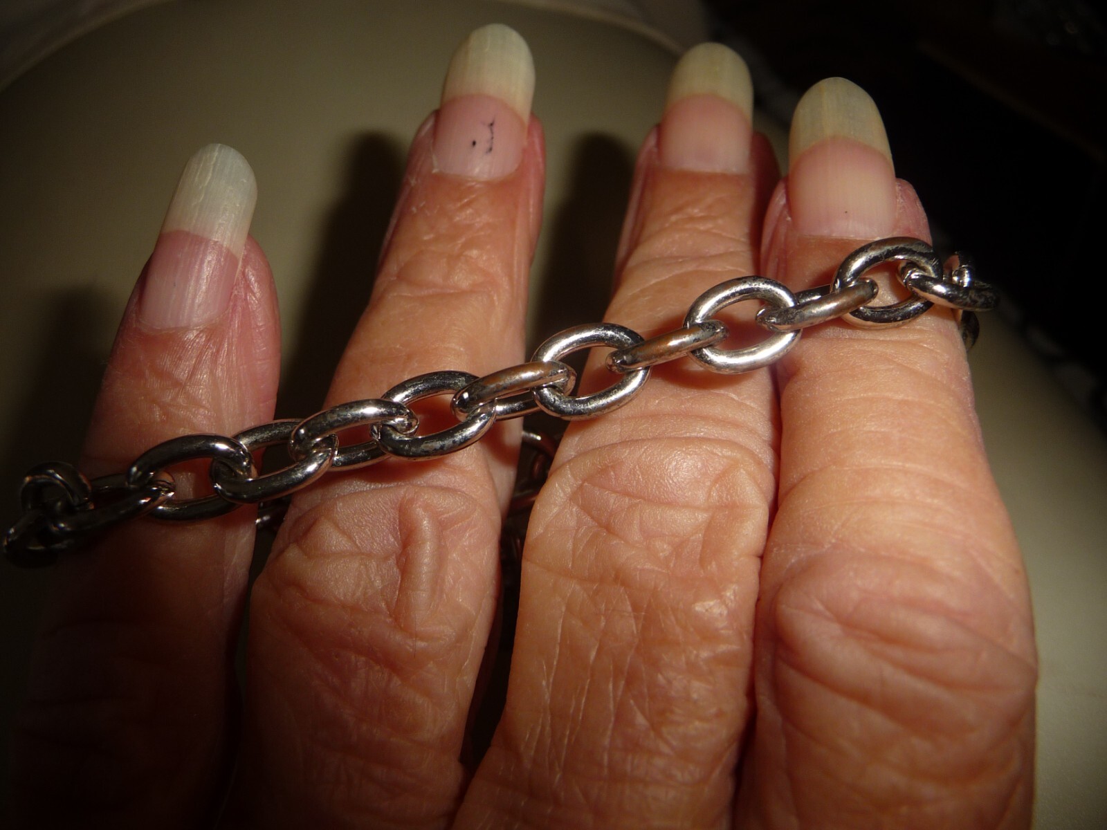 SHUTTERFLY SIGNED SILVER TONE LINK CHARM 6″L x 1/4″ W BRACELET #20/4
