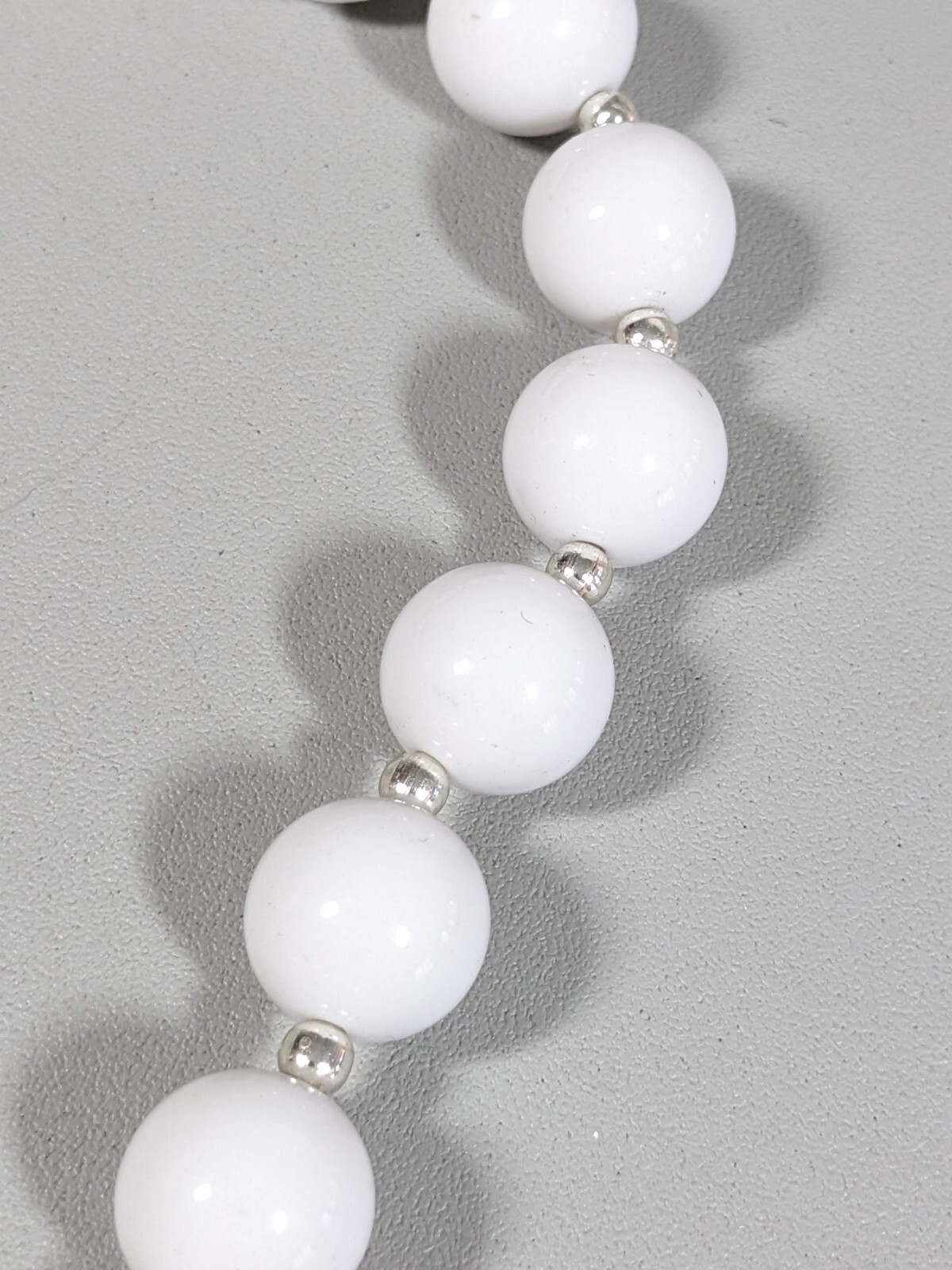 Silver Tone White Round Acrylic Bead 15mm Chunky Necklace 17.5 inches