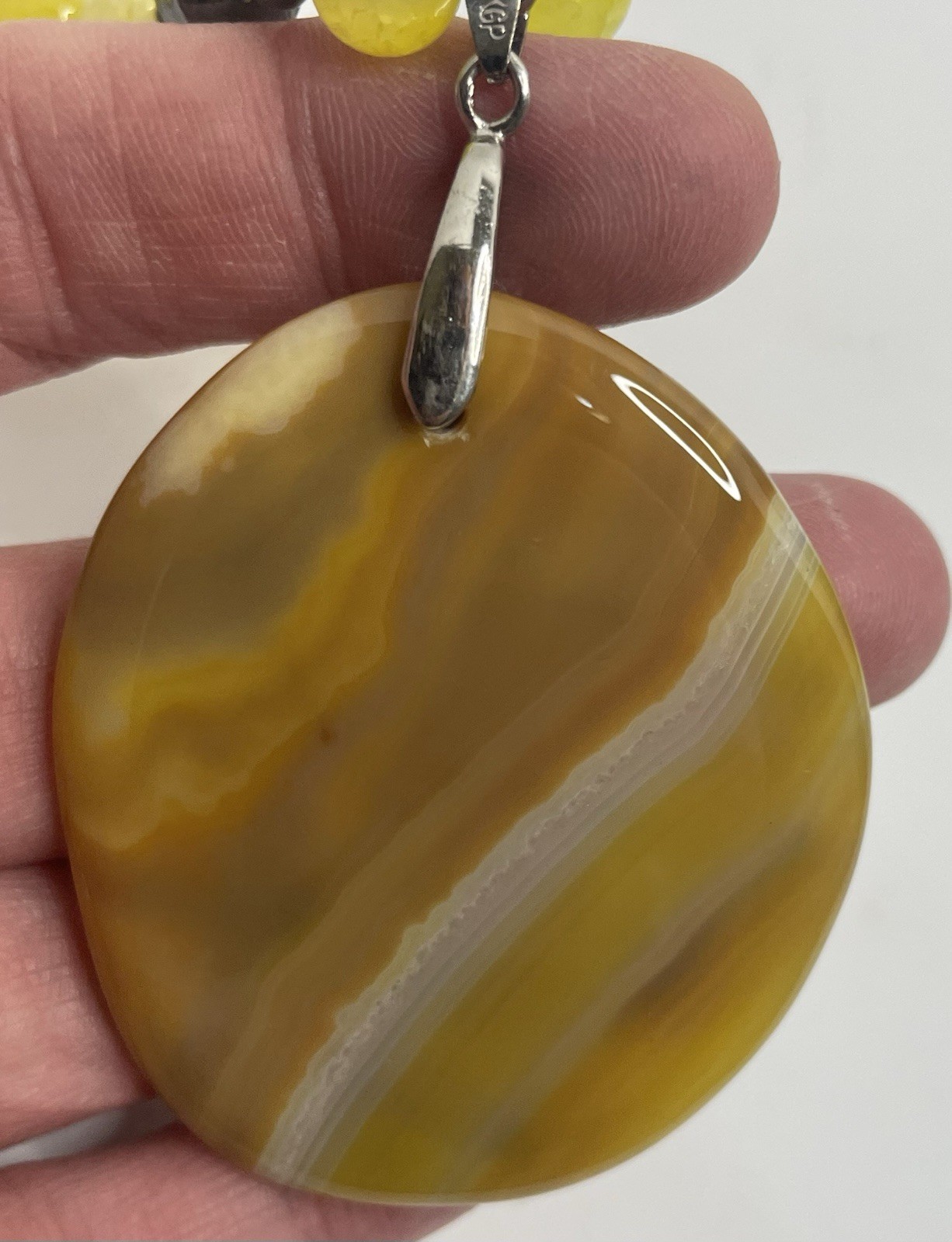 Vtg. Chunky Striped Agate Medallion Pendant Statement Necklace 12” L Yellow Boho
