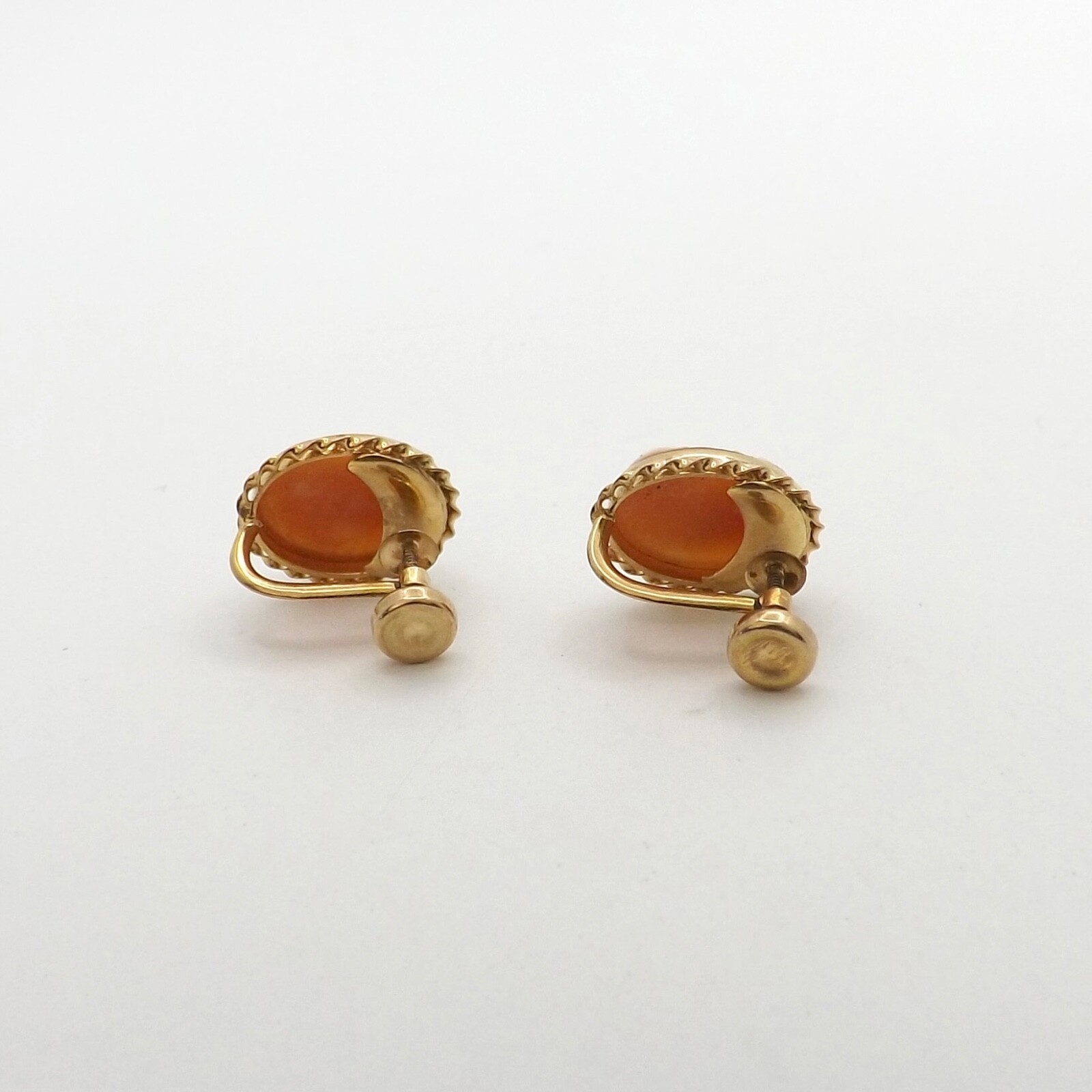 10k Gold Carved Shell Cameo Non Pierced Screw On Earrings 3gr Vintage