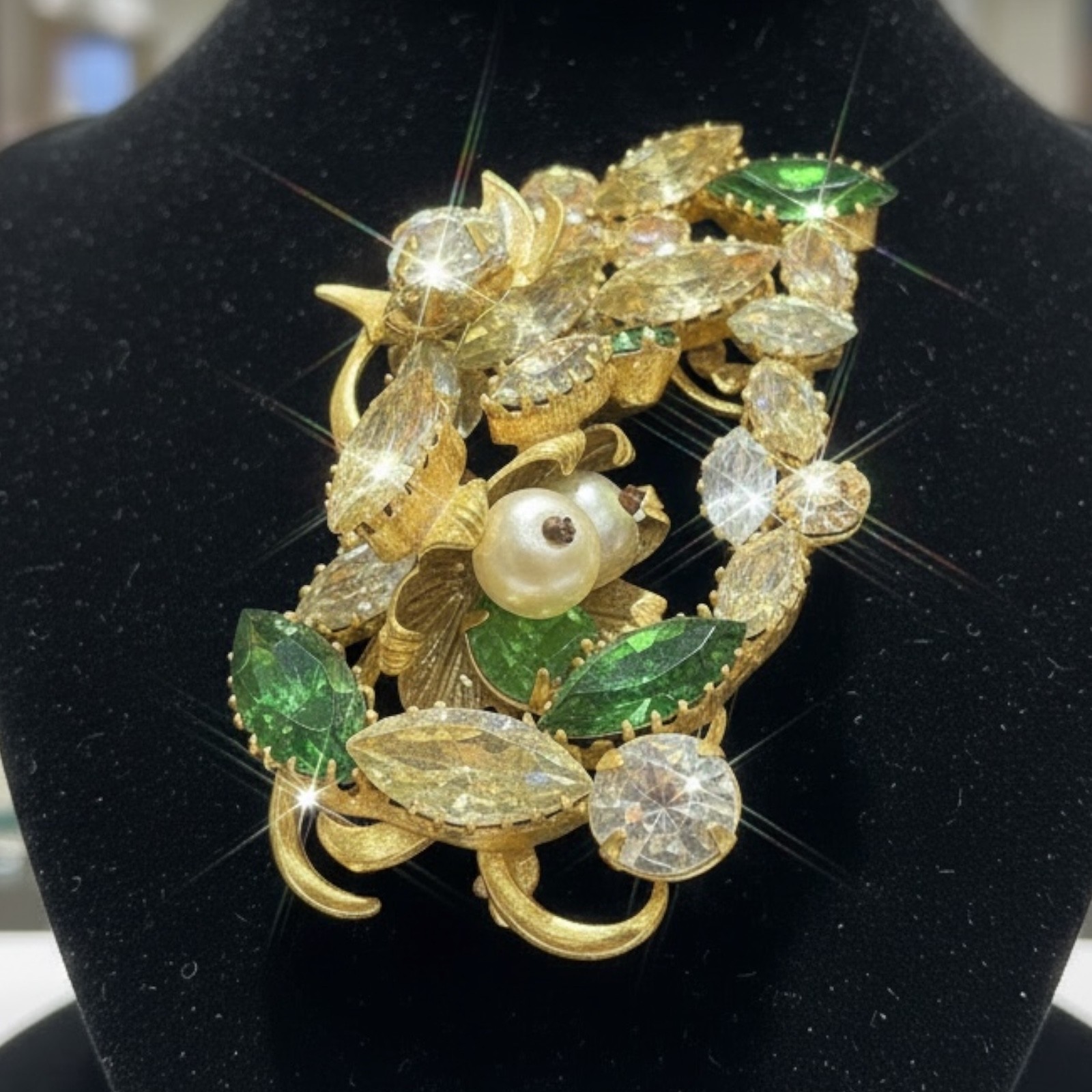 COLLECTIBLE “ORIGINAL BY ROBERT” BROOCH SIGNED Mid-Century FREE Shpg Charity