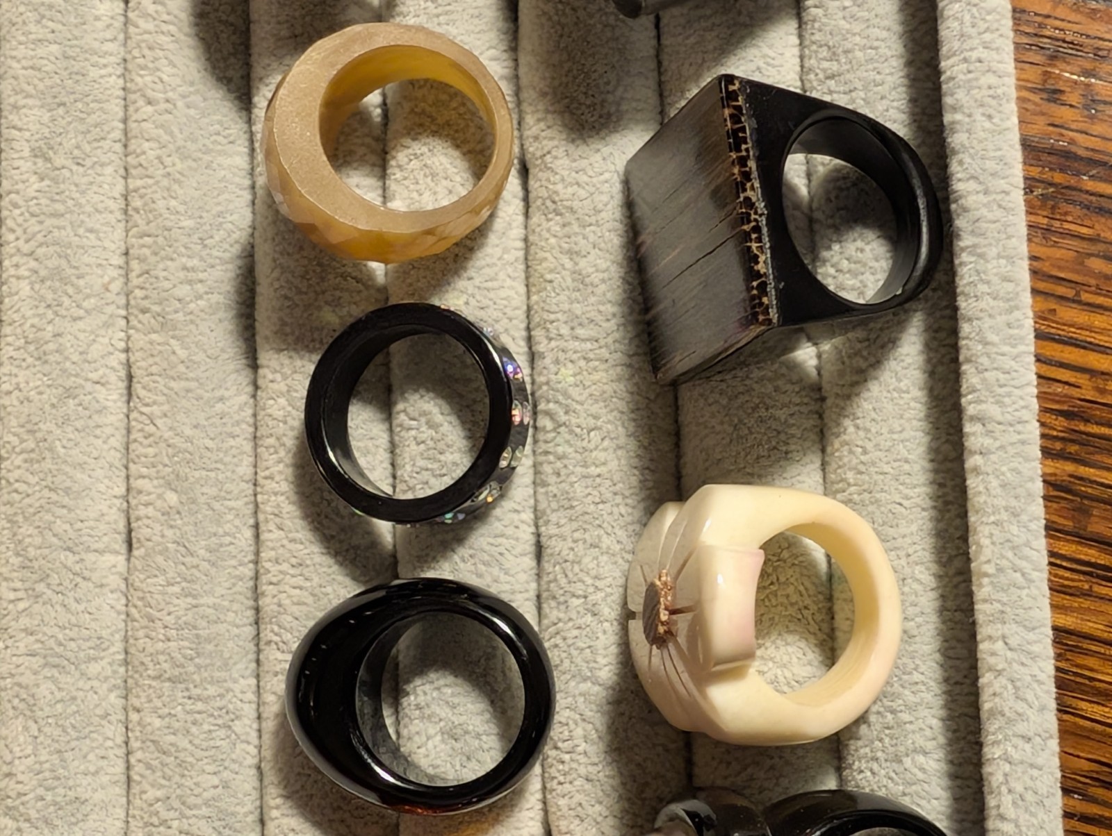 11 Vintage Handmade Bakelite Lucite Stone Wood Black Coral Rings! Various Sizes!