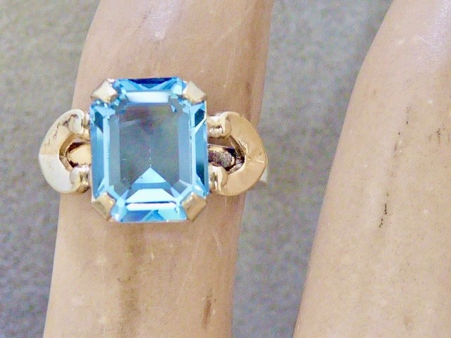 70’S NEW OLD STOCK 10K YELLOW GOLD FILLED SIMULATED AQUA RING SIZE 4.25 RING