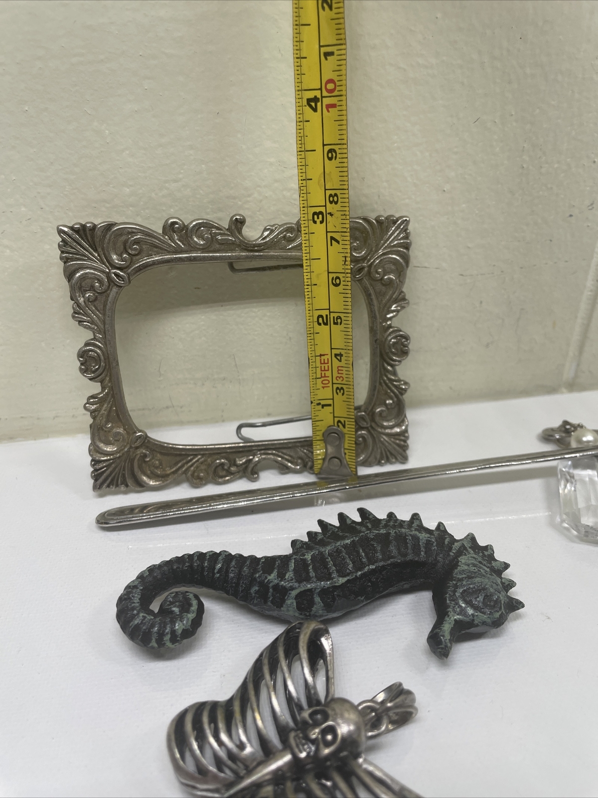 Lot of Metal Decorative Jewelry Assorted Items Seahorse Butterfly Photo H. 6 Pcs