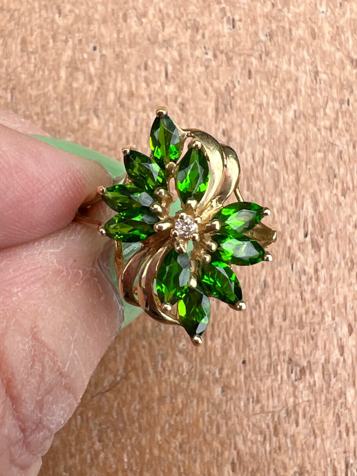 VINTAGE 14K YELLOW GOLD VIVID GREEN CHROME DIOPSIDE DIAMOND COCKTAIL RING