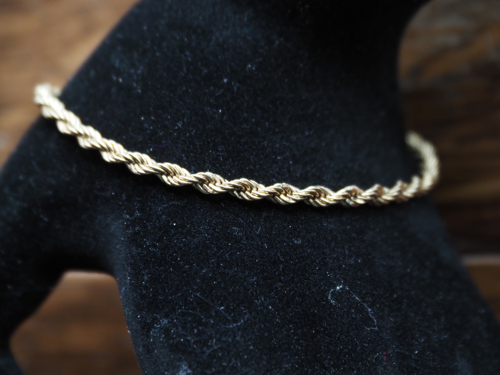 Monet Vintage Gold Tone Sister Clasp Chain Bracelet 7.5″ Long, Signed E853