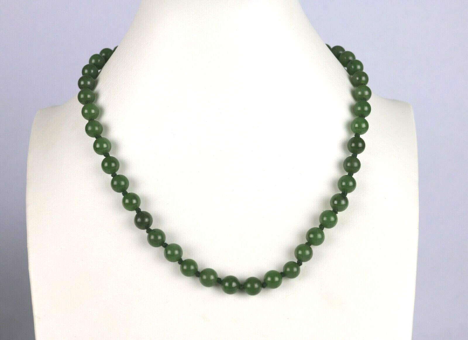 LOVELY VINTAGE SILVER CLASP 8MM GREEN JADE BEAD NECKLACE 17.5″ LONG