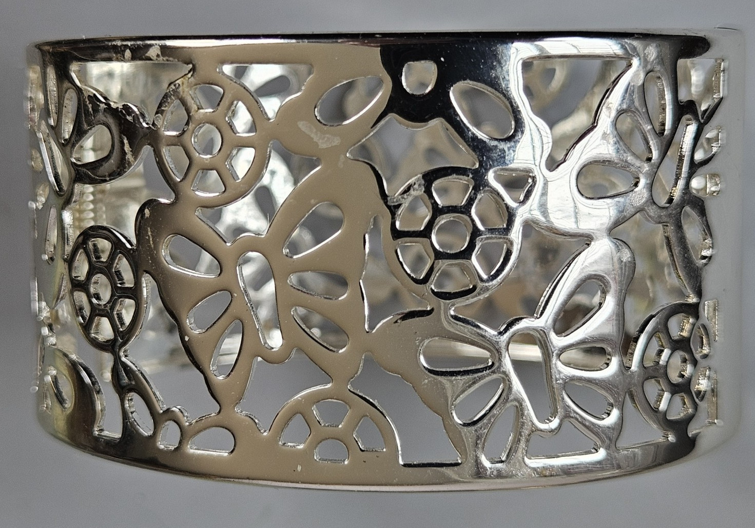 Wide Bangle Bracelet Hinged Silver Tone Butterfly Floral Open Work Shiny Clamper