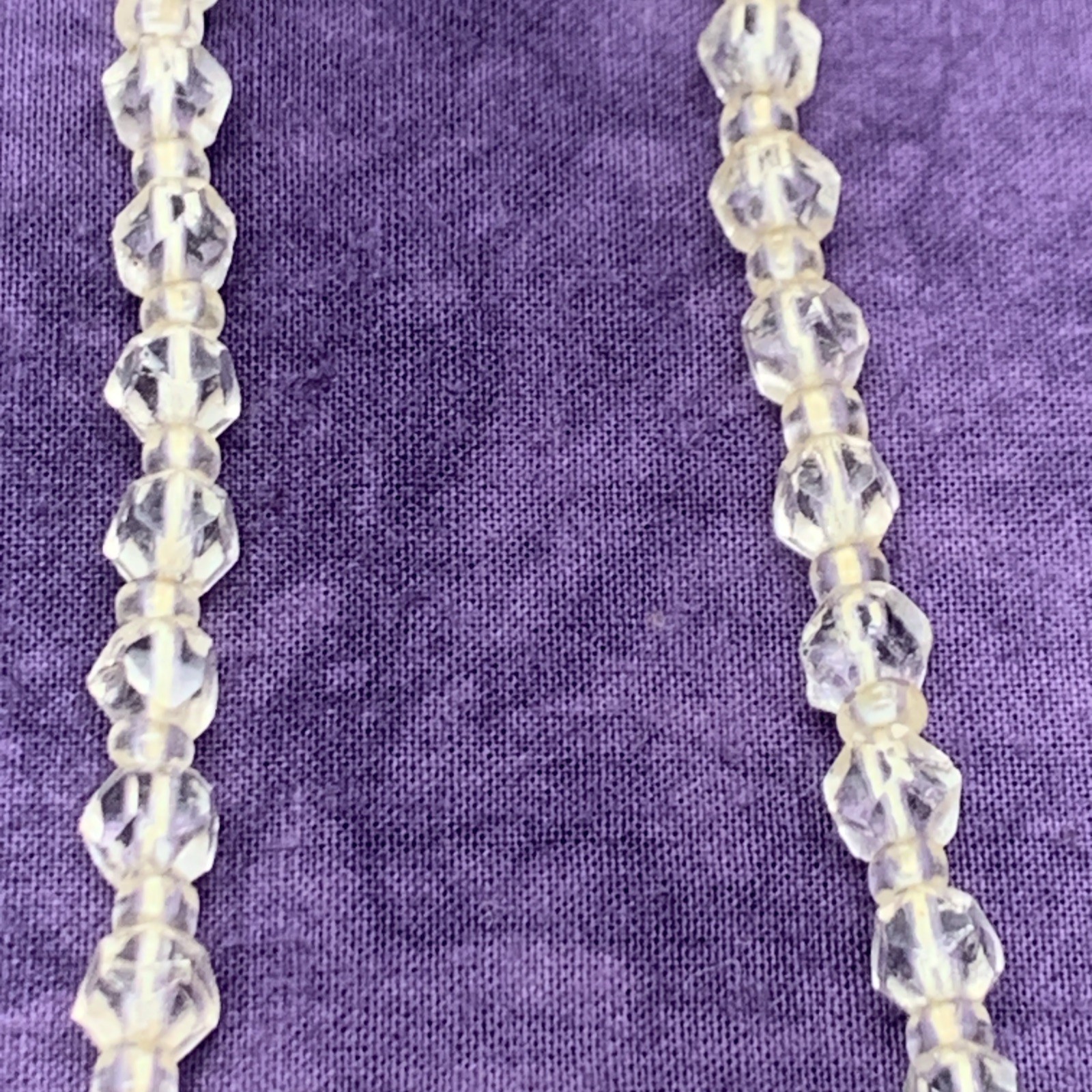 Vtg Glass Faceted Graduated 17.5″ Necklace w/ 925 Fish Hook Clasp
