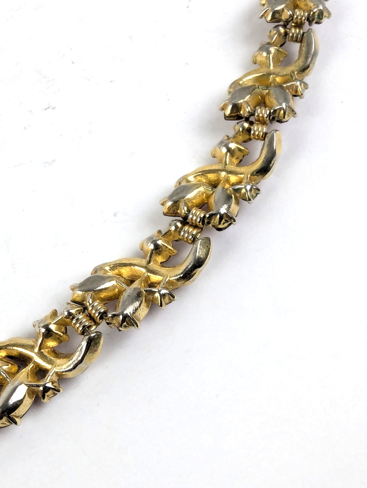 Fabulous Vintage Trifari Gold Plated Ruby Red Rhinestone Necklace 15″ -17″