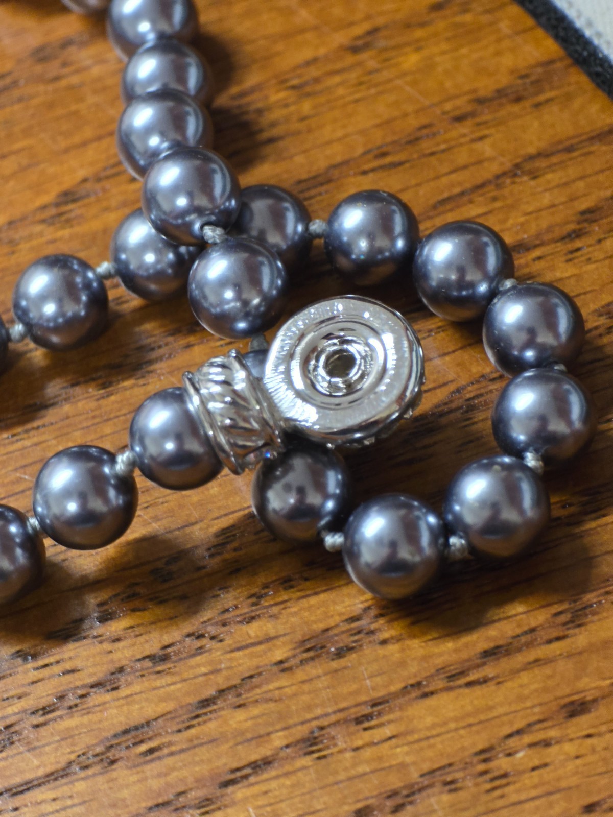 NOLAN MILLER GRAY FAUX PEARL NECKLACE AND BRACELET SET