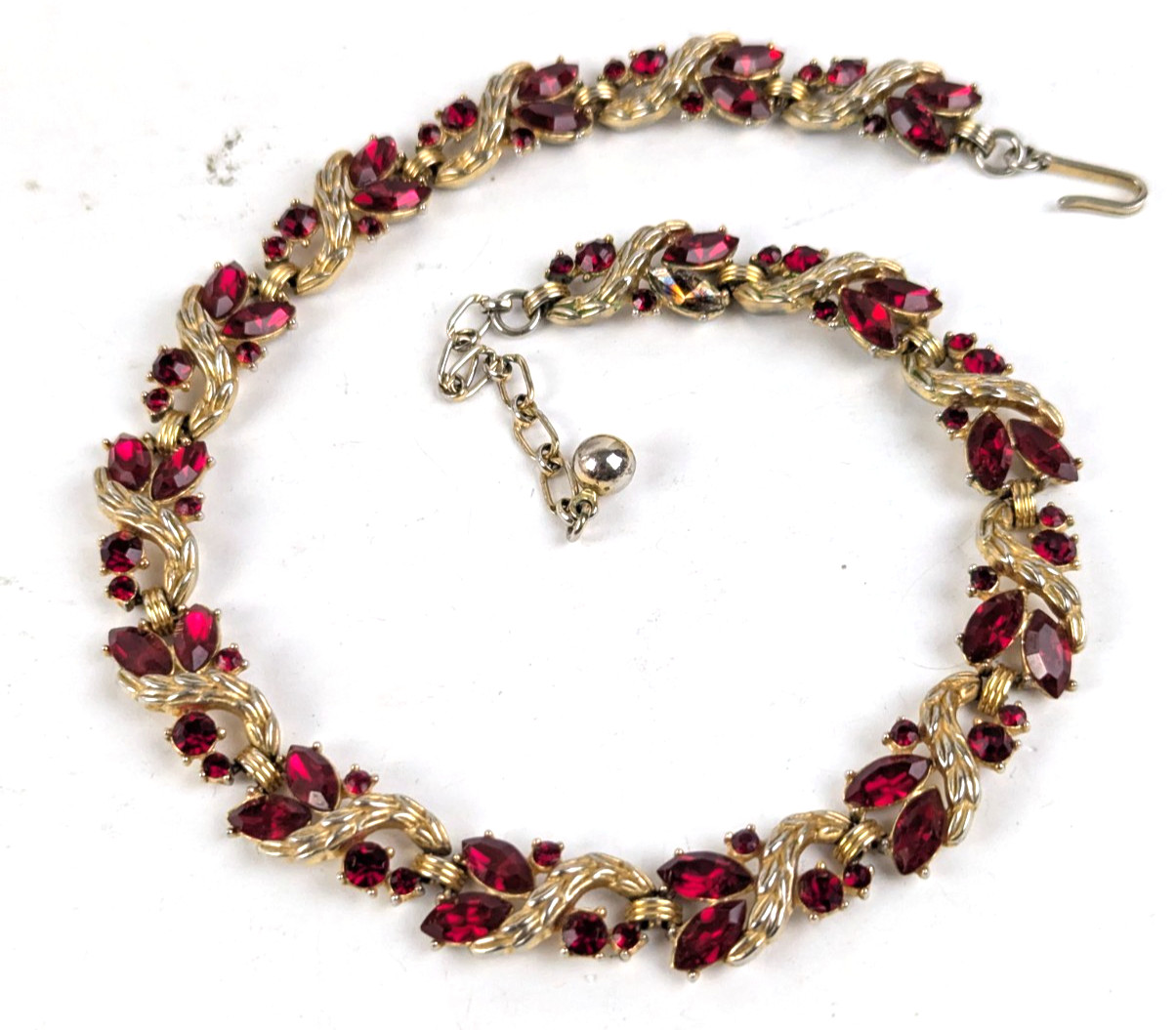 Fabulous Vintage Trifari Gold Plated Ruby Red Rhinestone Necklace 15″ -17″