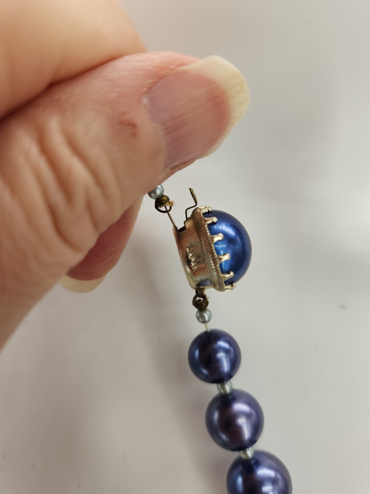 Vintage Blue Iridescent Strung Larger Faux Pearl Necklace Box Tab Closure JAPAN
