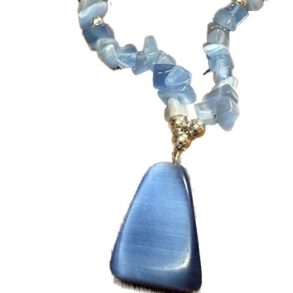Vintage Blue Cat’s Eye Glass Chip Beaded Necklace with Matching Pendant