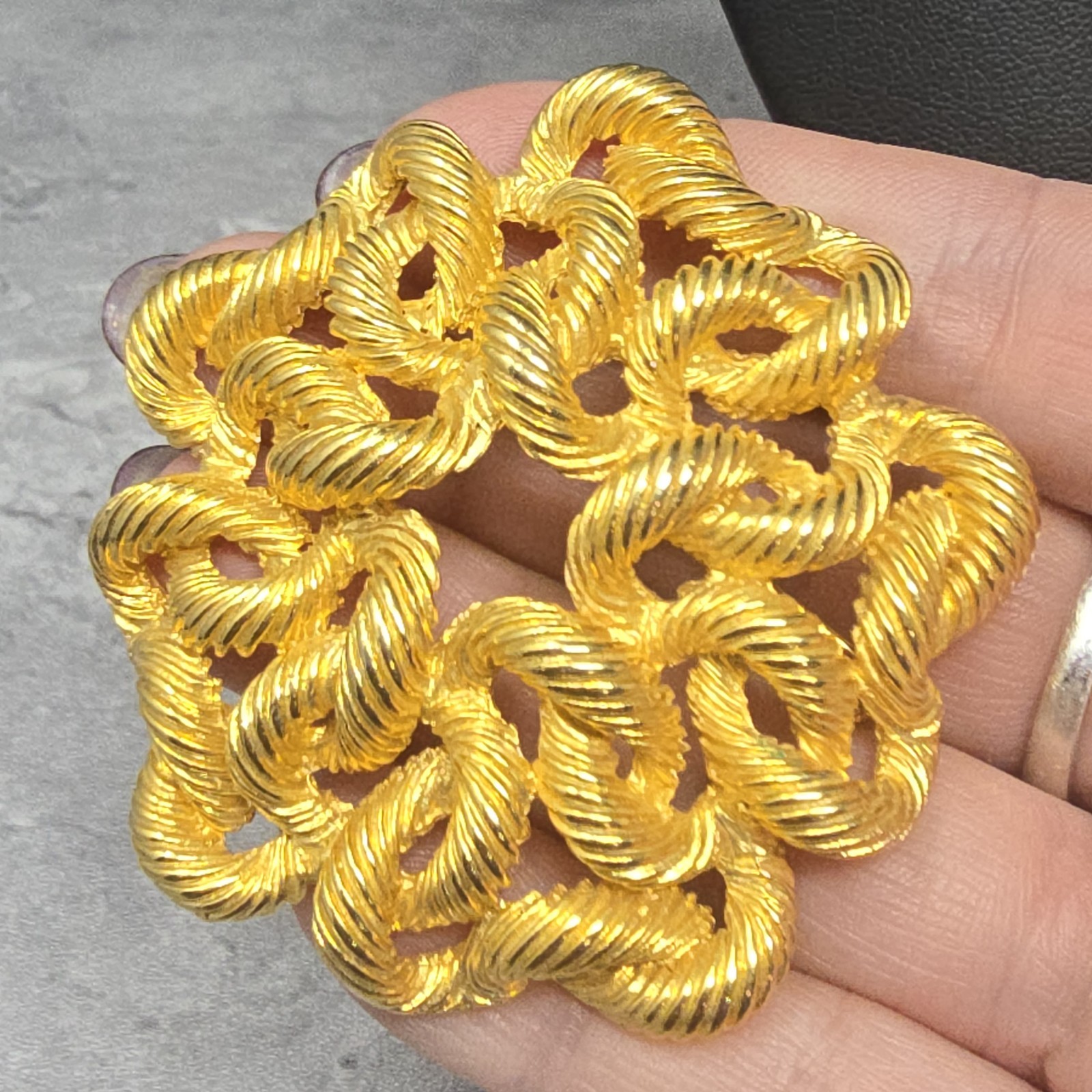 Gay Boyer 1980s Twisted Rope Design Keltic Knot Brooch Yellow Gold Statement