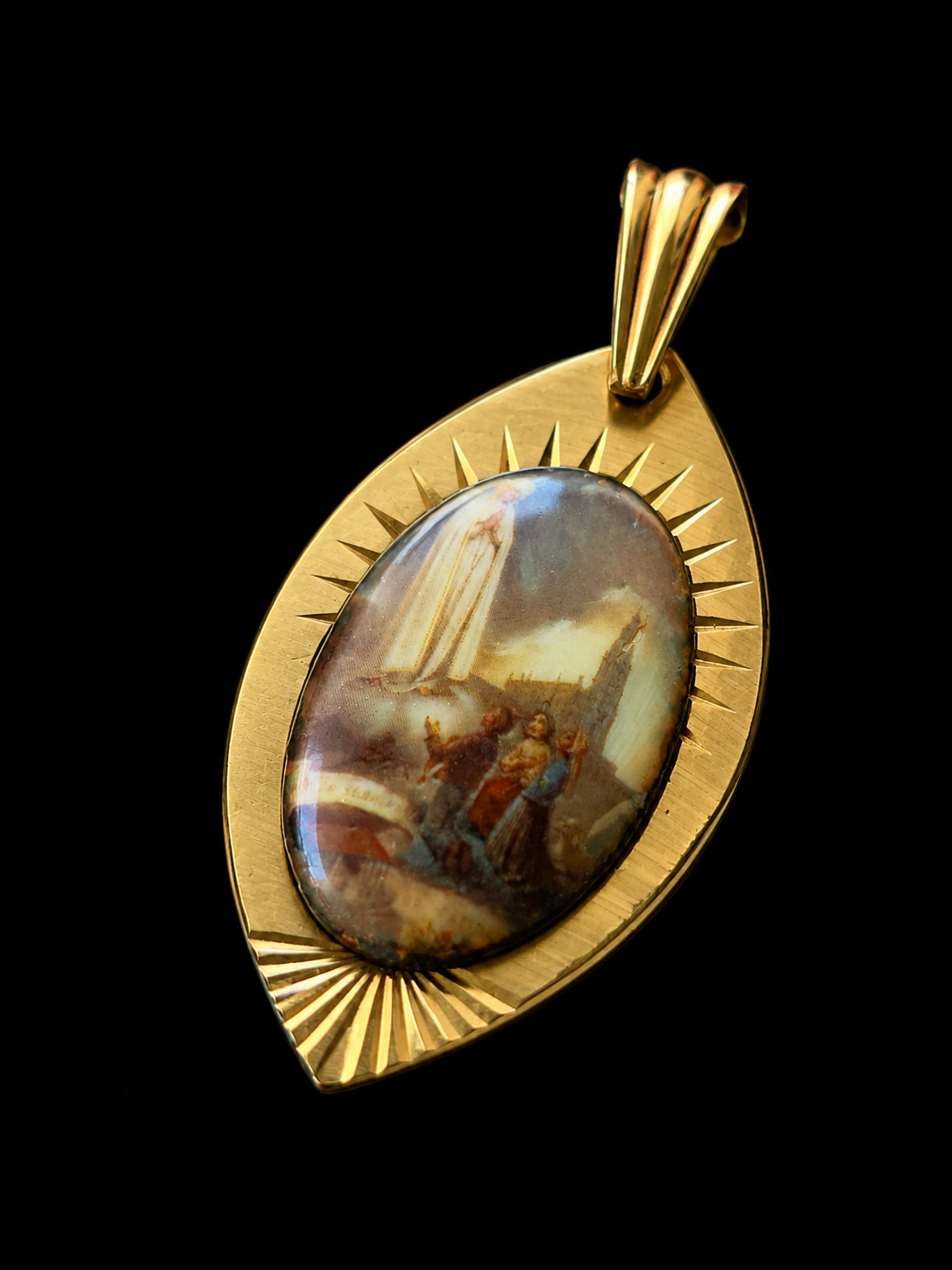 Vintage 18K Gold Virgin Mary Apparition Pendant Catholic Religious EstateJewelry