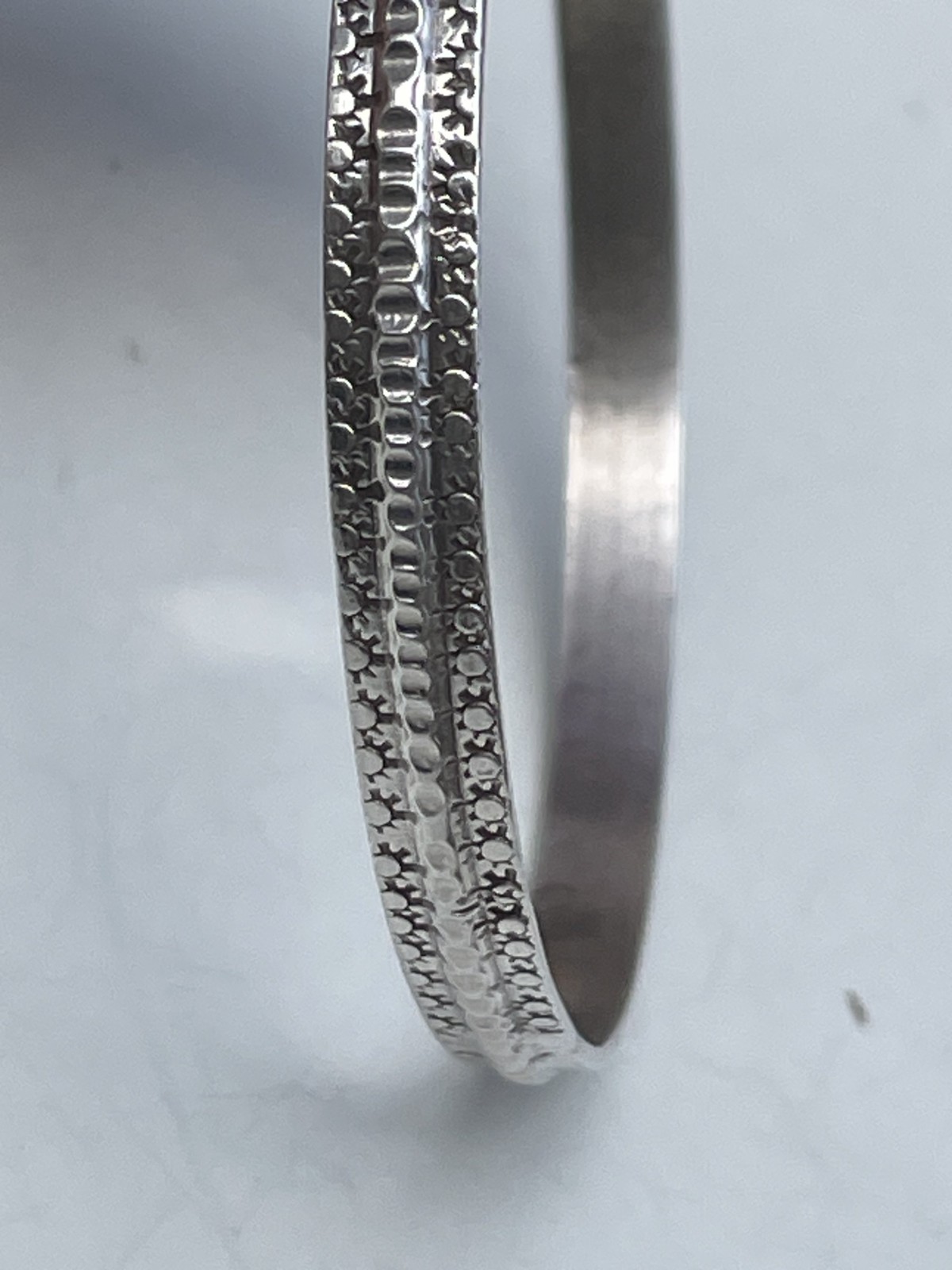 Vintage Jamaica AC 925 Sterling Silver Ribbed Bangle Bracelet 13 Grams 8″