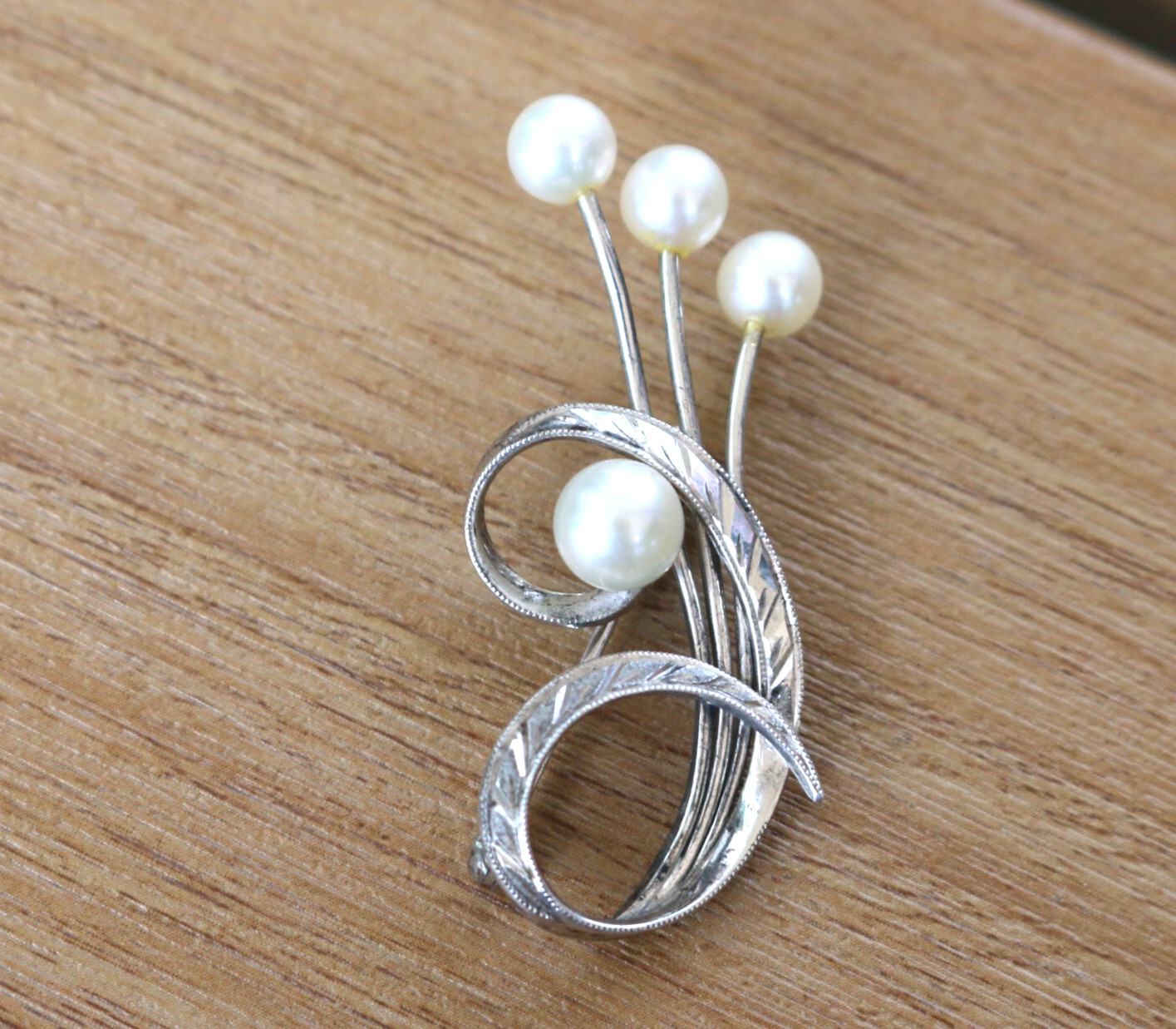 Authentic Vintage MIKIMOTO Sterling Silver Akoya Pearl Pin Brooch