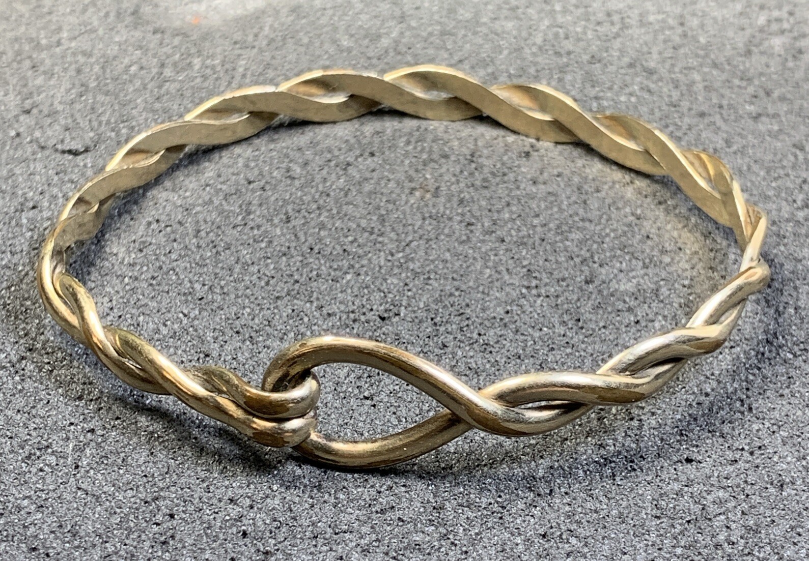 Gold Tone Metal Wirework Hook Clasp Bracelet, 6 1/2” Wrist, Vintage! Artisan!