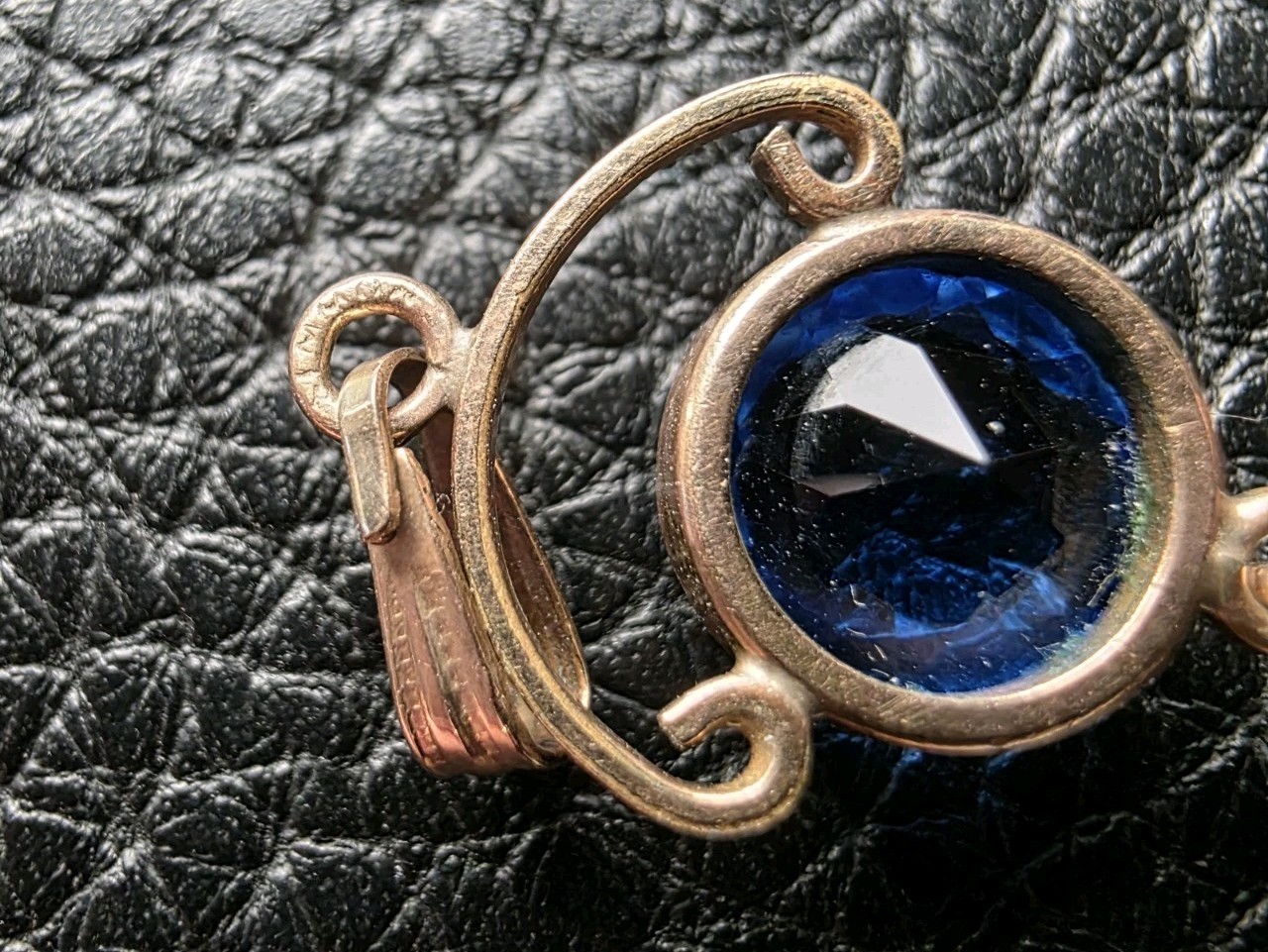 1940’s Vintage Art Deco Gold Dangle Drop Pendant Bezel Set Blue Stone Charm