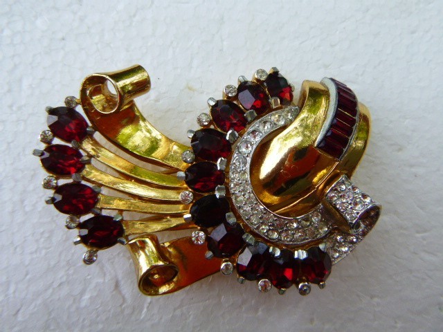 Vintage Large Coro Fur Dress Clip Foiled Ruby Rhinestone Gold Plate Brooch 1920’