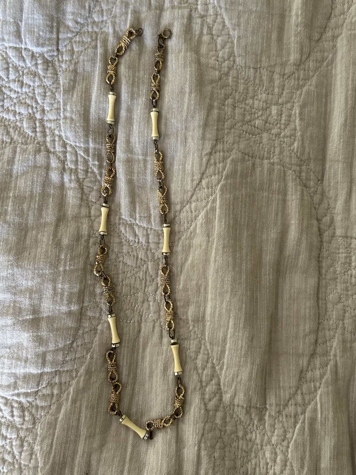 Vintage Fashion Jewelry Ivory Stations And Gold Tone Knots 24 ins