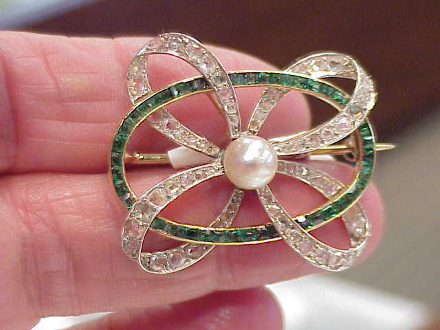 ART DECO 18K GOLD ROSE CUT DIAMONDS & EMERALDS & PEARL BROOCH LATE 1800’S