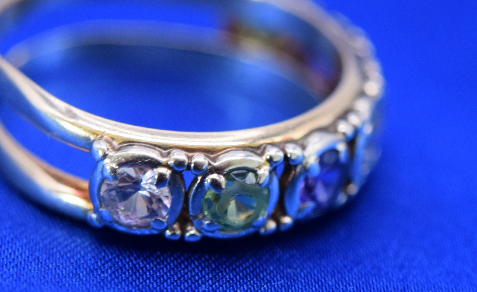 Vtg Guertin Brothers GB-14K Yellow Gold Mother’s Dbl Band Ring 7 Stones Size 9