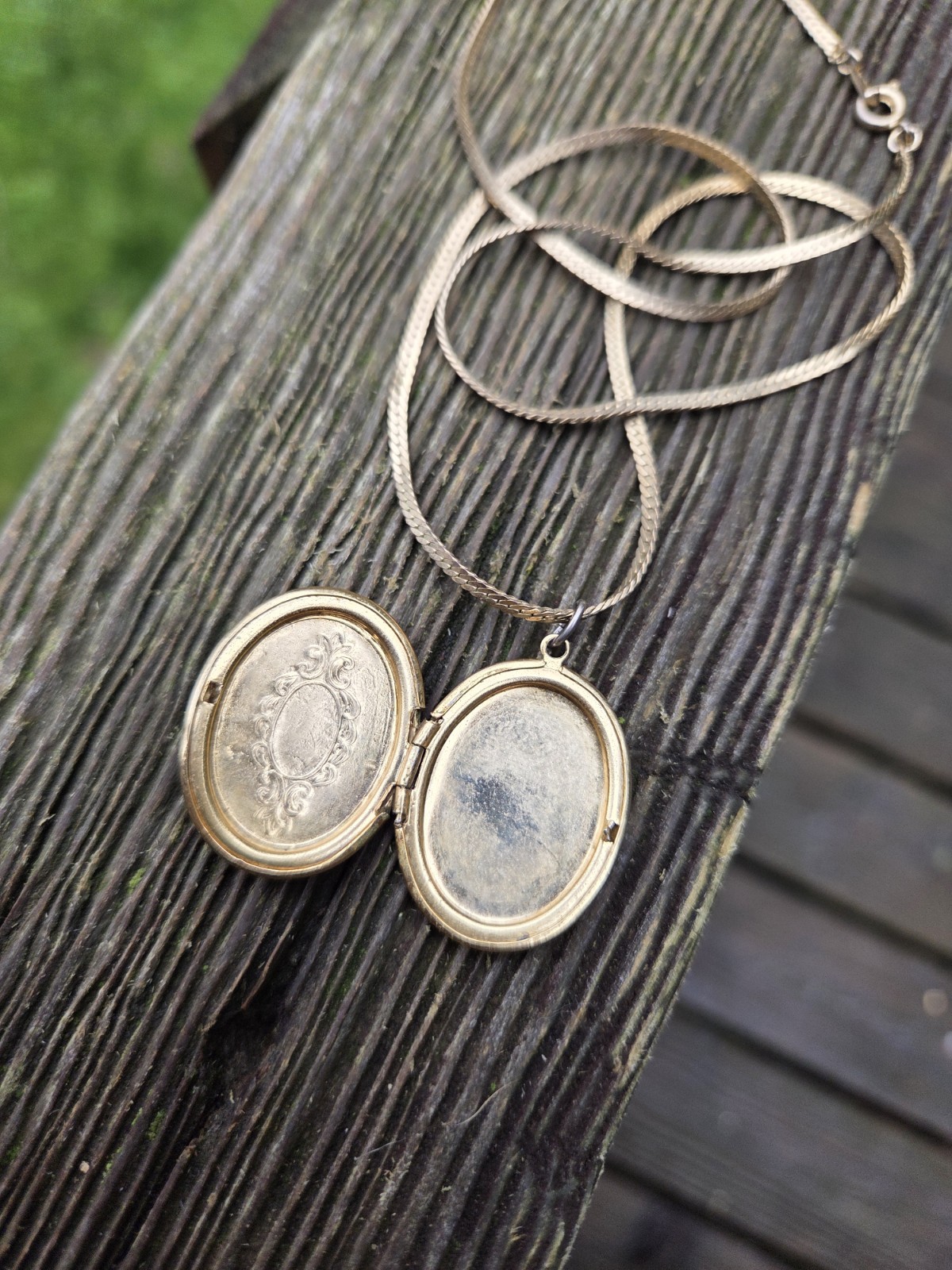 Vintage Ornate Locket Necklace Pendant Engraved Gold Tone Herringbone Chain