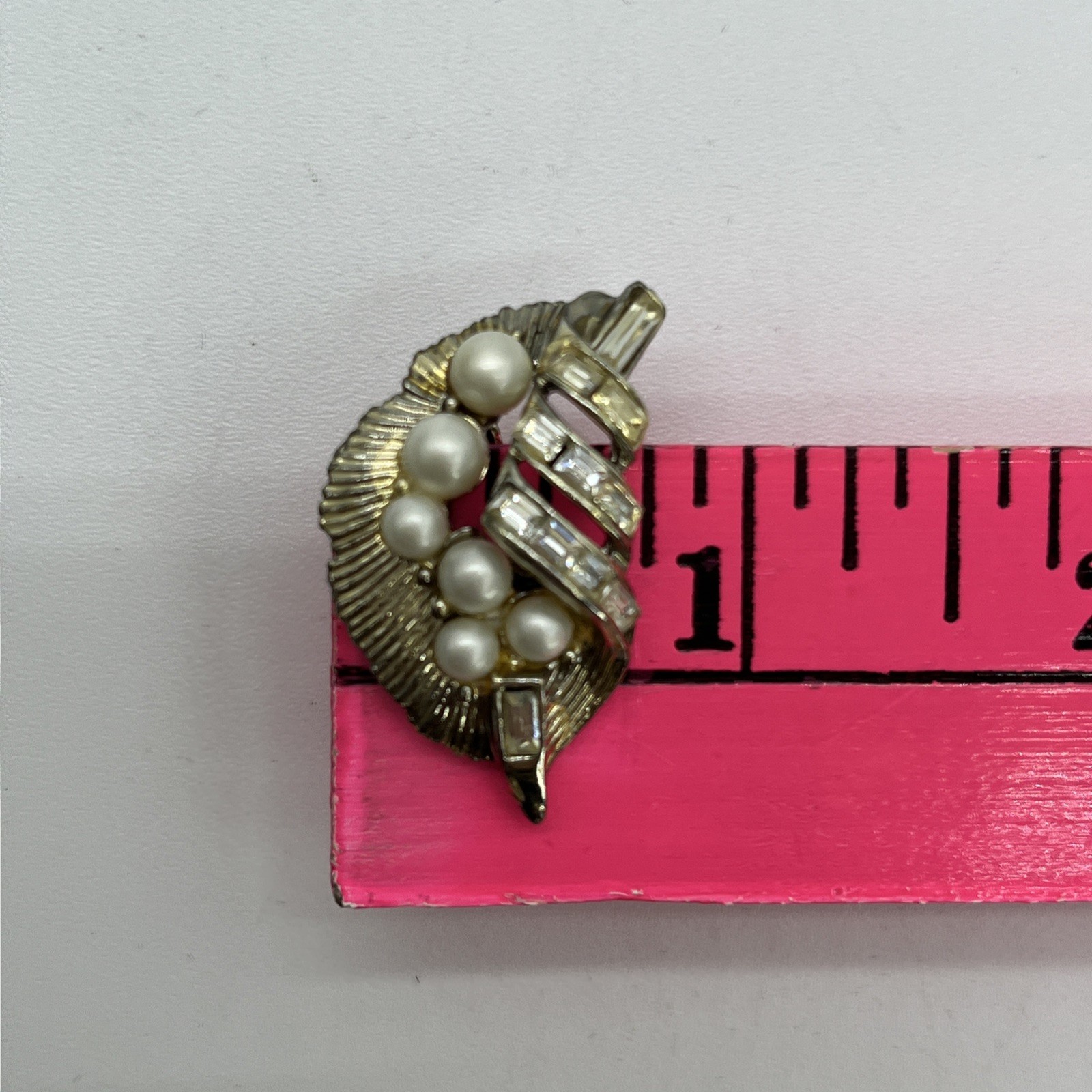 Coro Faux Pearl Rhinestone Clip On Earrings With Adjustable Spring Tension VTG