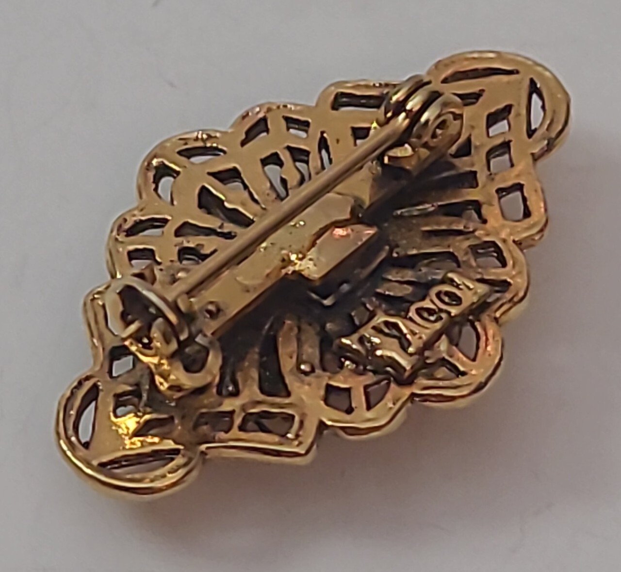 VTG TACOA Faux Pearl Gold Tone Metal Ornate Oval Brooch Pin Amber Color Stone