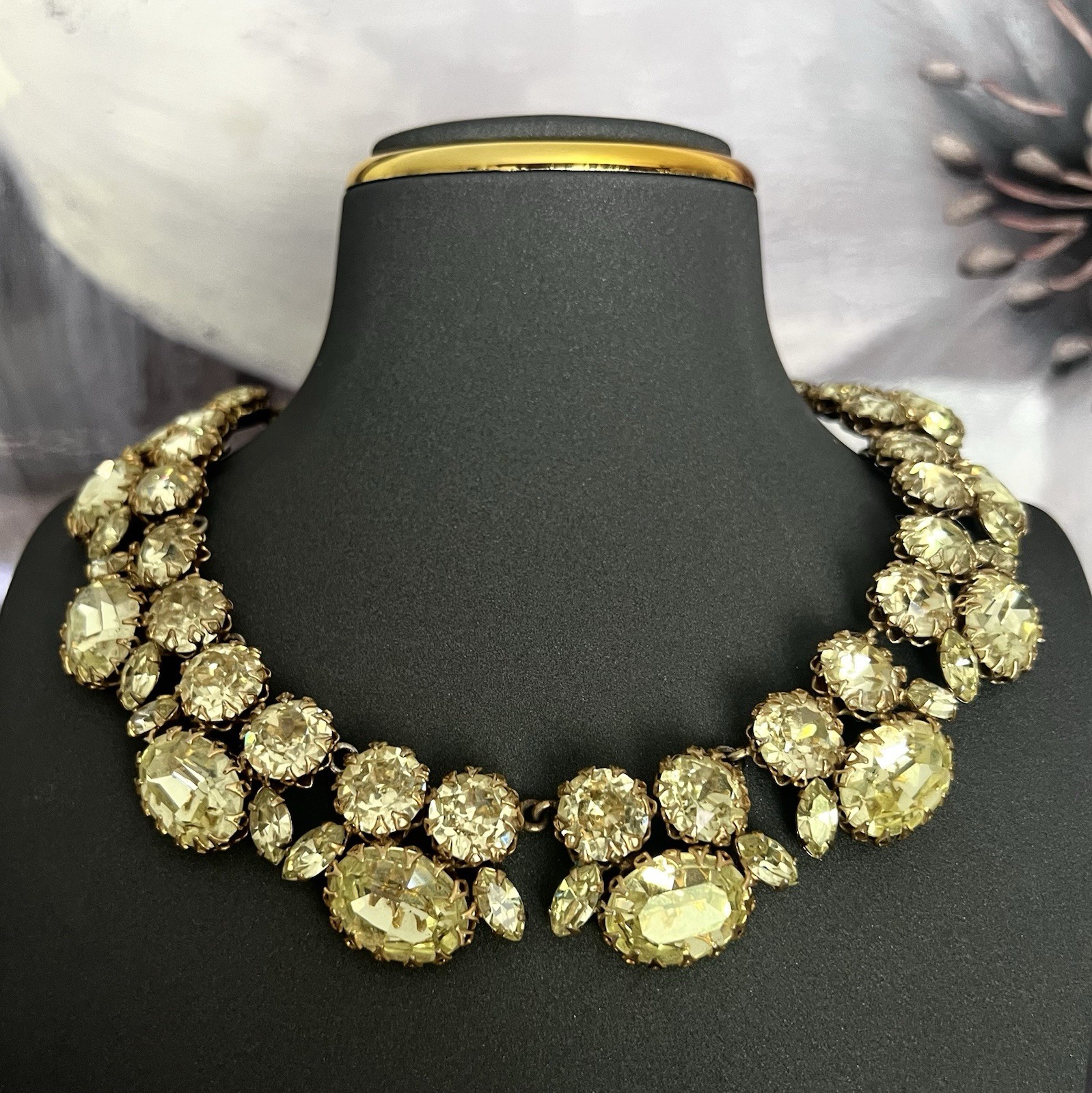 Vintage Schreiner Bright Yellow Foiled Crystals Rhinestone Collar Necklace