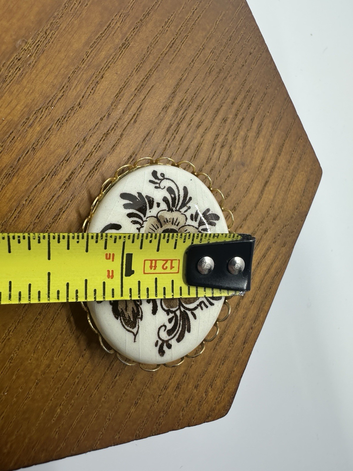 Vintage Delftware Hand-Painted Floral Brooch with Gold-Tone Setting
