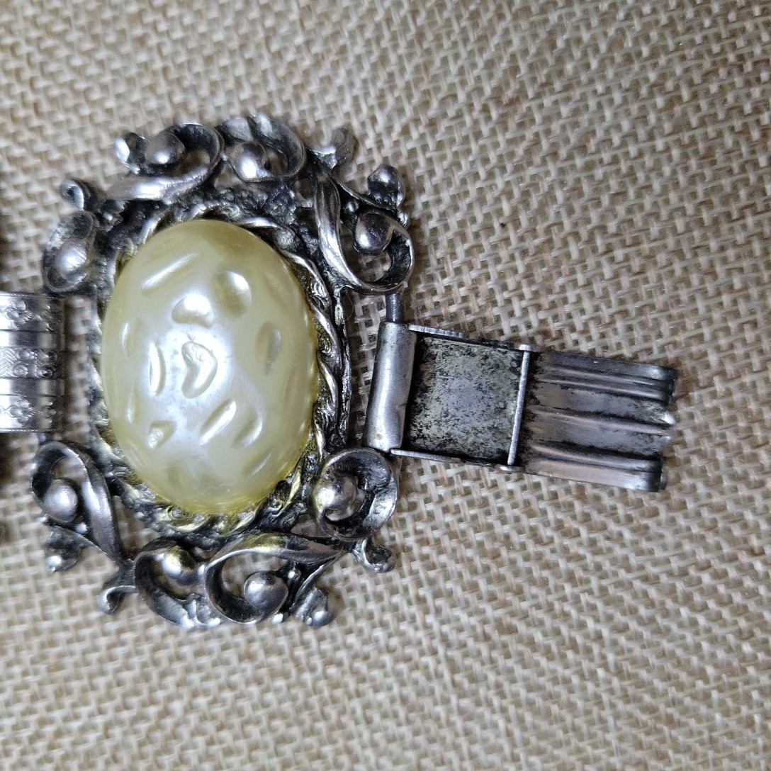 Vintage Silver Tone Faux Pearl Molded Resin Panel Bracelet 7.25in Victorian 60s