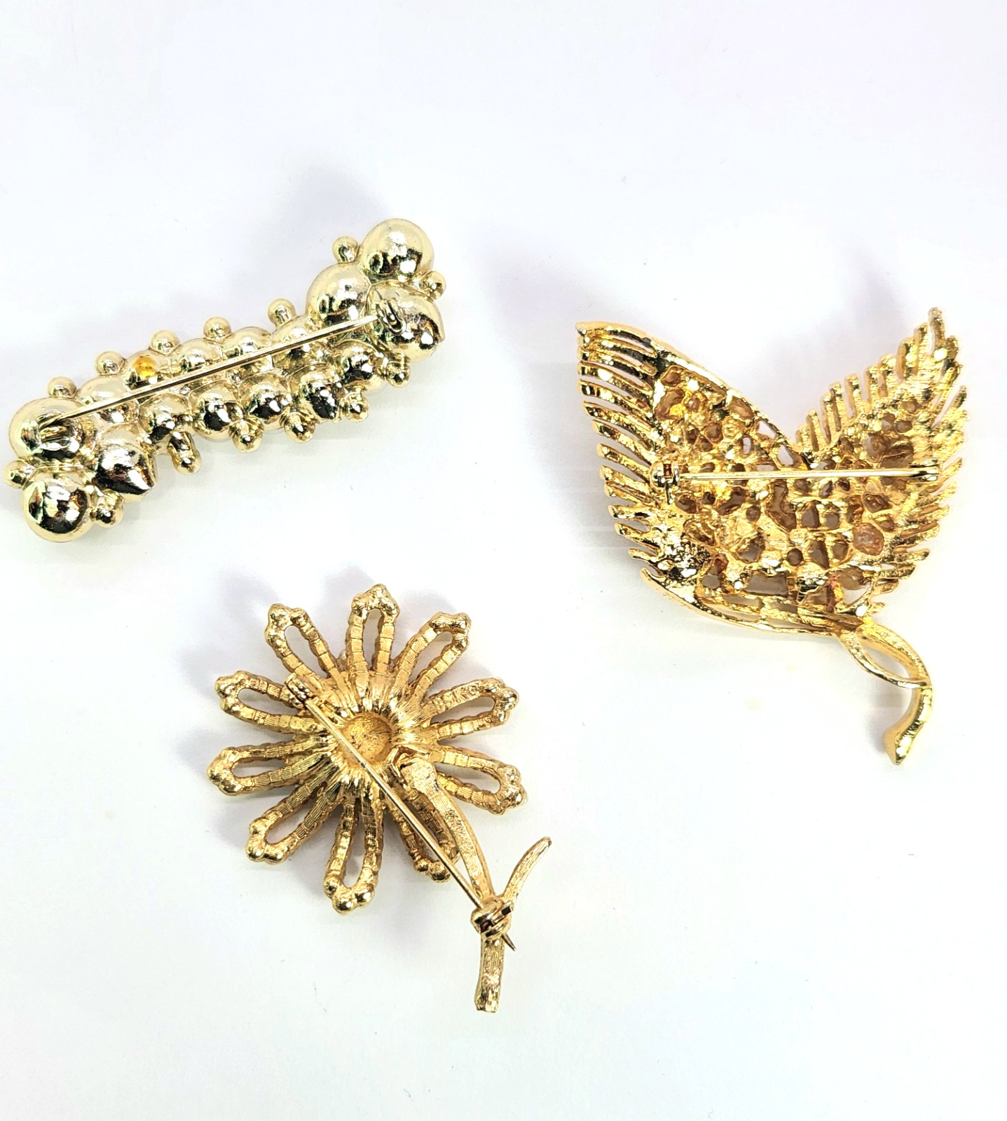 Vintage Brooch Lot Gold Tone Faux Pearls 3 brooches 2-2.5 Inches
