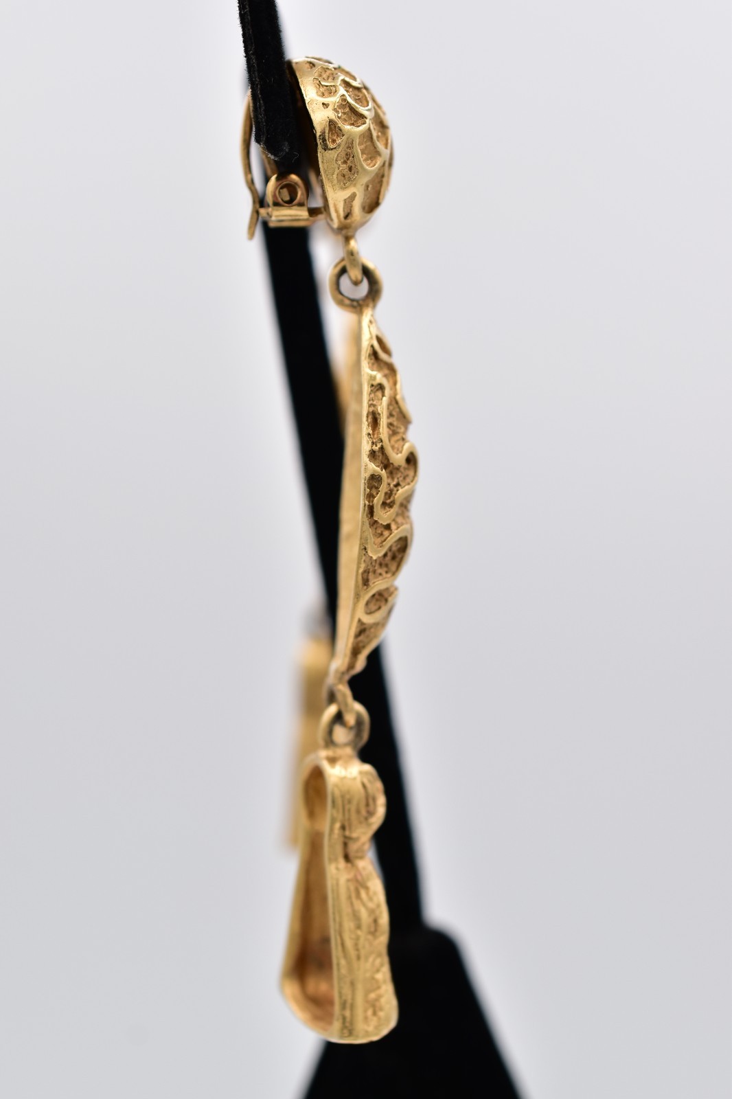 Erwin Pearl Vintage Gold Tassel Clip On Earrings Textured Statement Signed BinAV