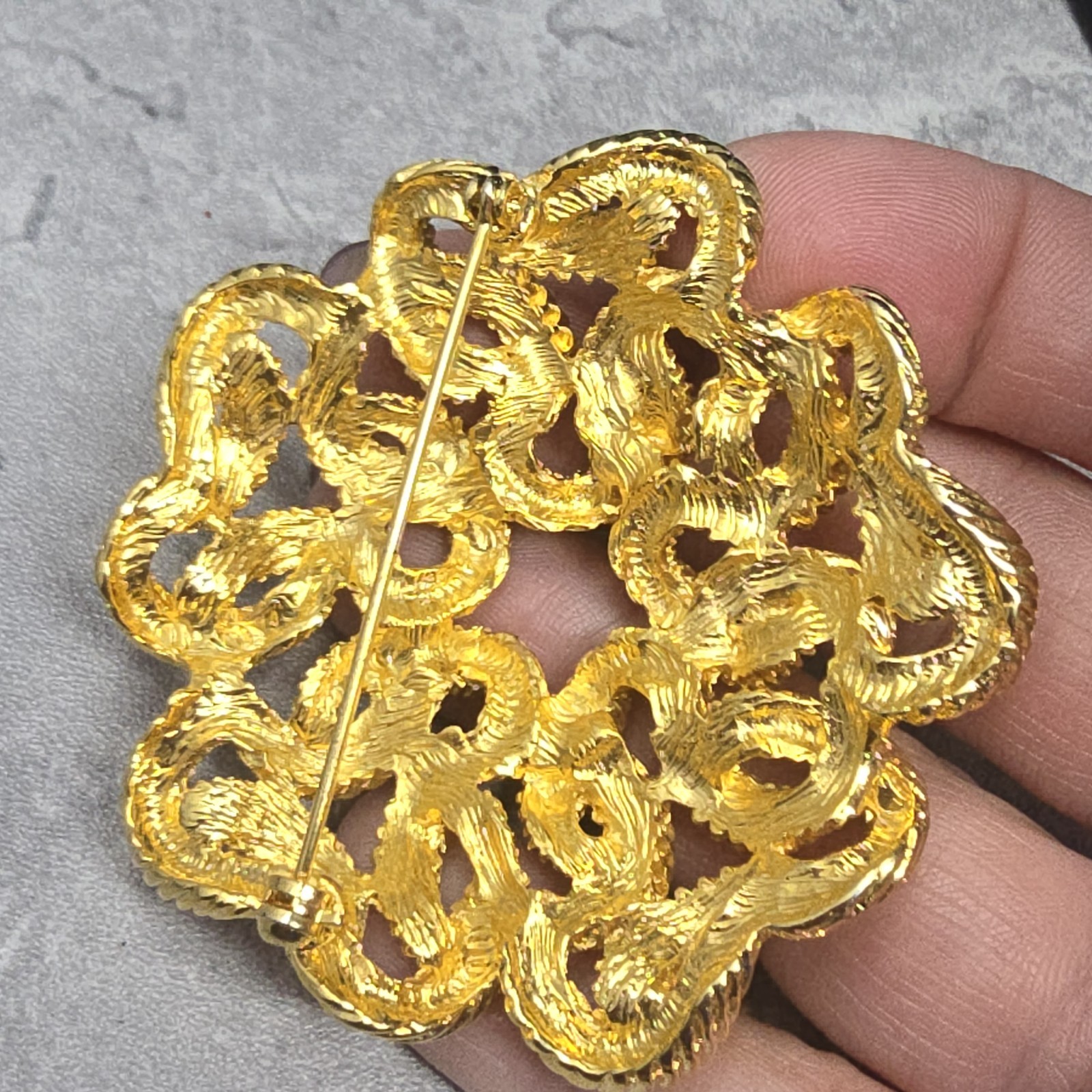 Gay Boyer 1980s Twisted Rope Design Keltic Knot Brooch Yellow Gold Statement