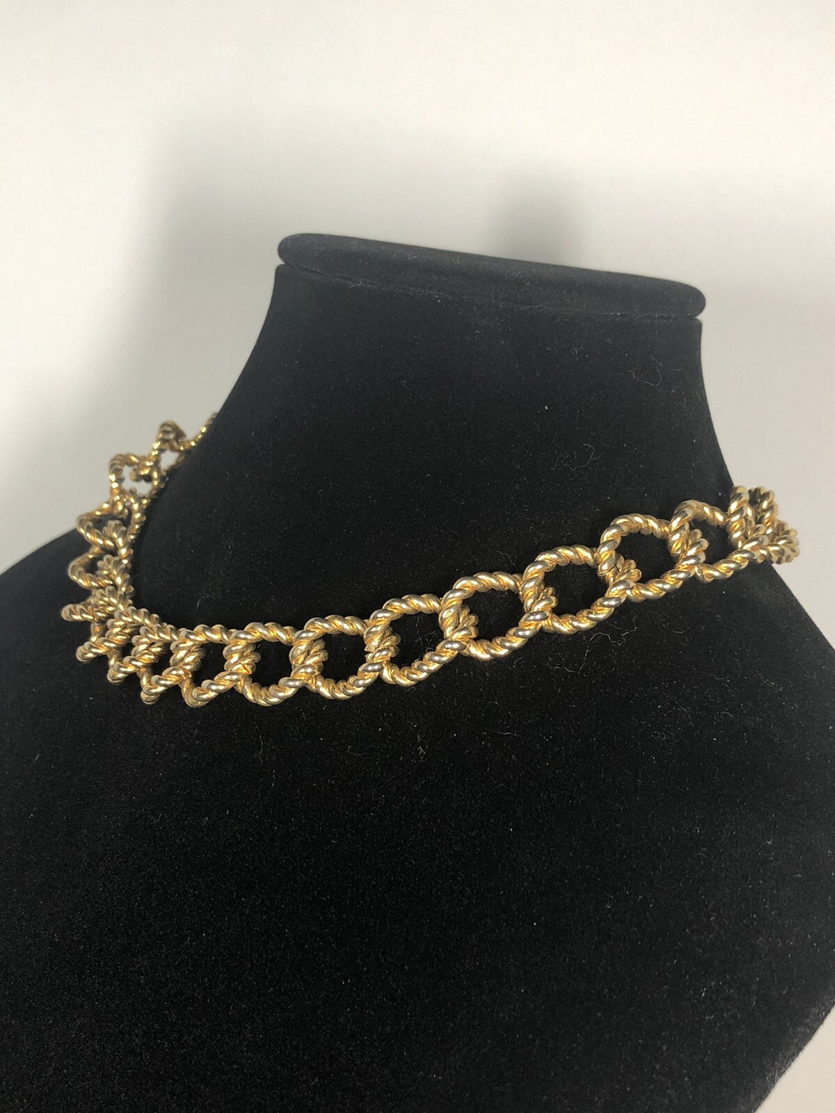 Chunky Gold Tone 1980s Link Chain Necklace Modified Lobster Clasp 17″